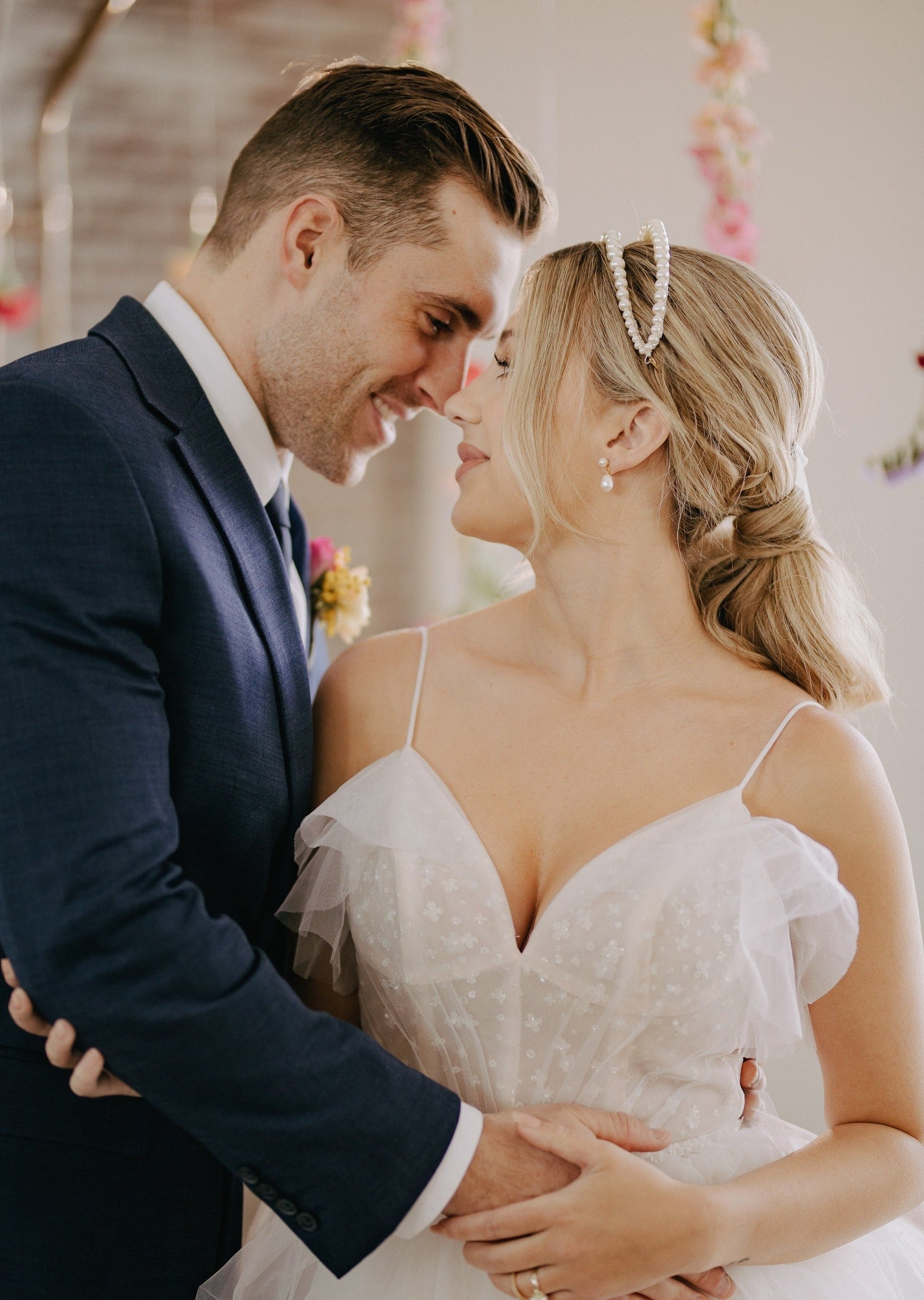 Boucles d'oreilles pendantes de mariée à double perle JESS