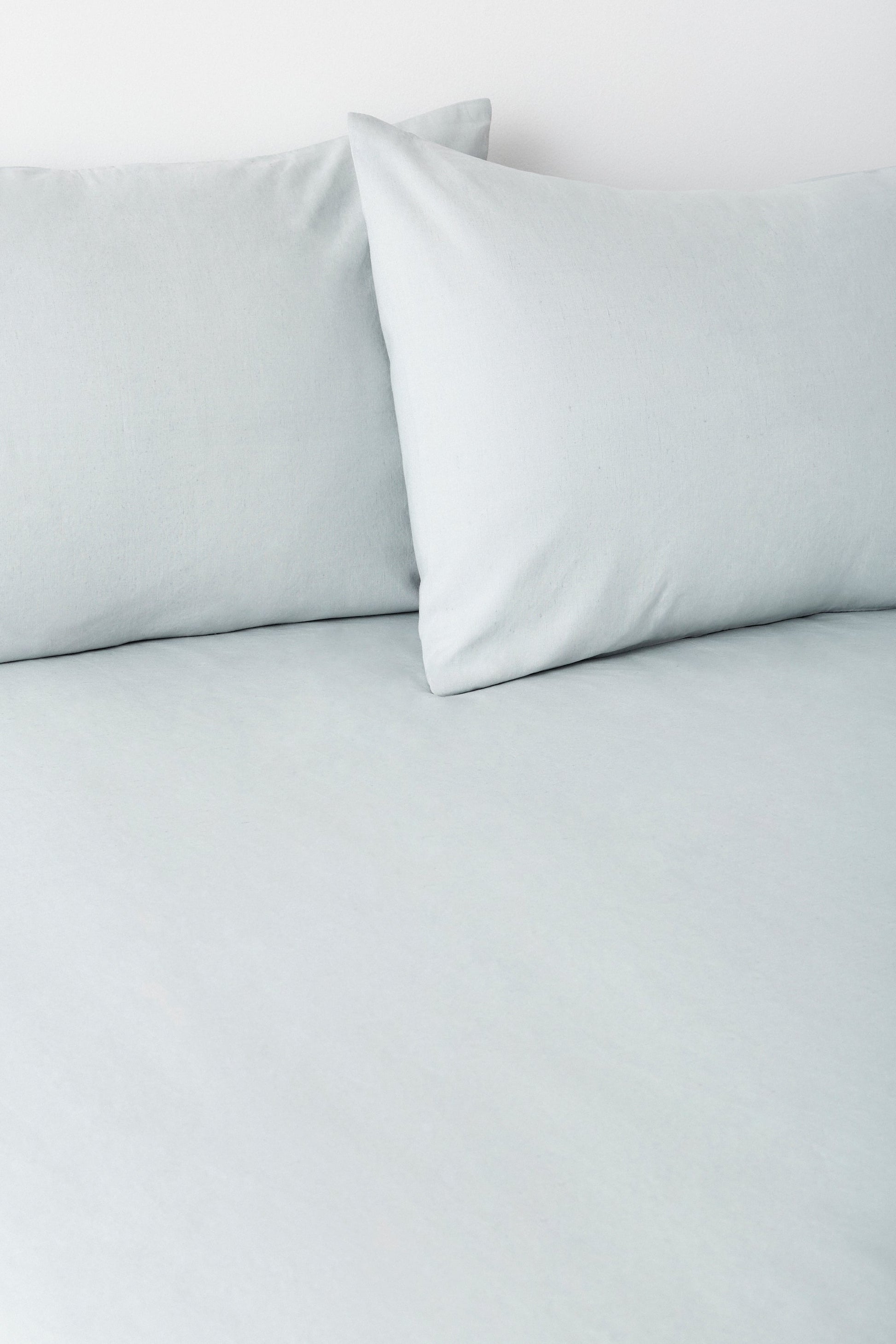 Linen Fitted Sheet and Pillow Set