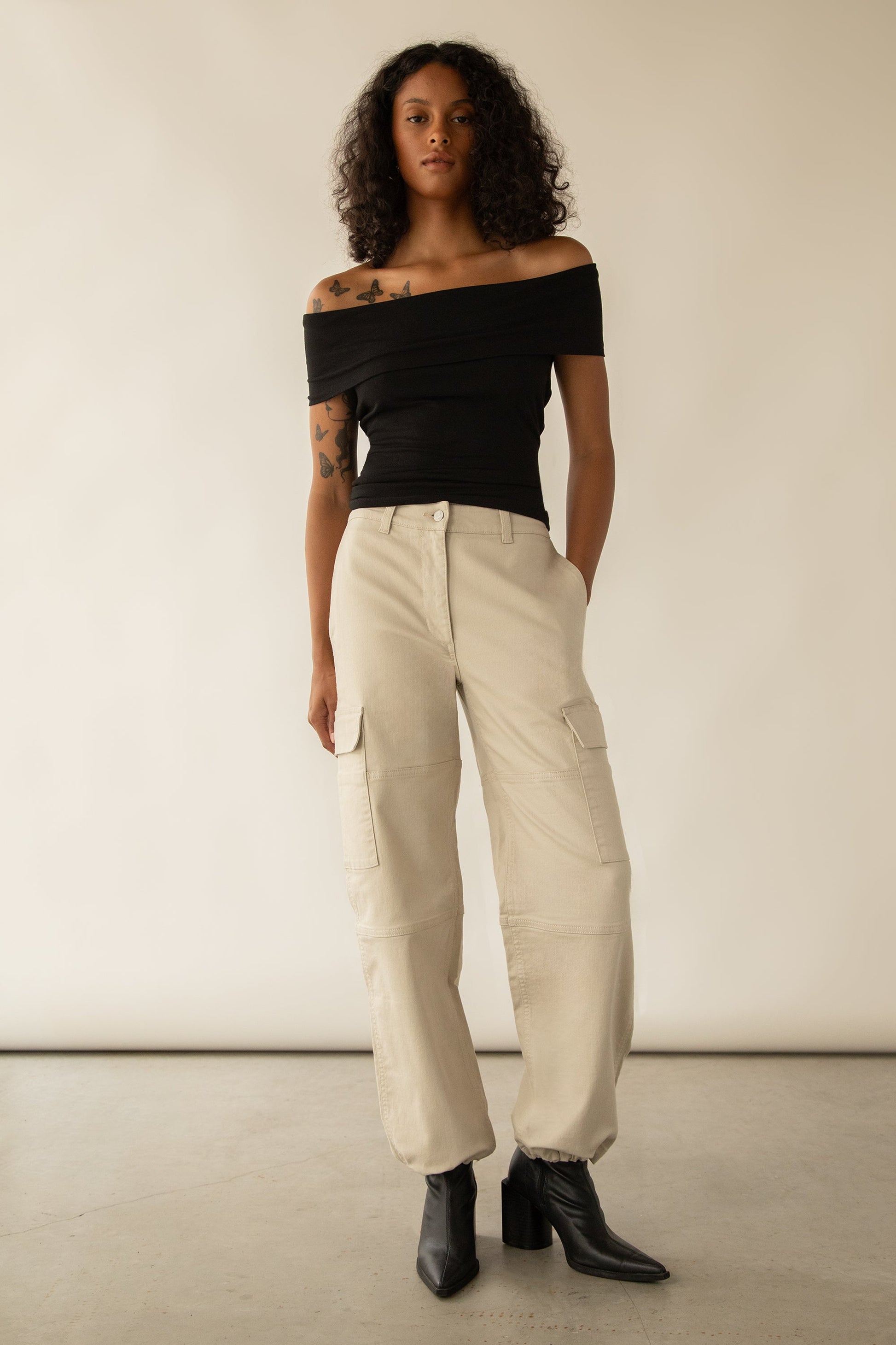 PANTALON CARGO À JAMBE LARGE EN SERGÉ AVEC CORDON DE CHOC