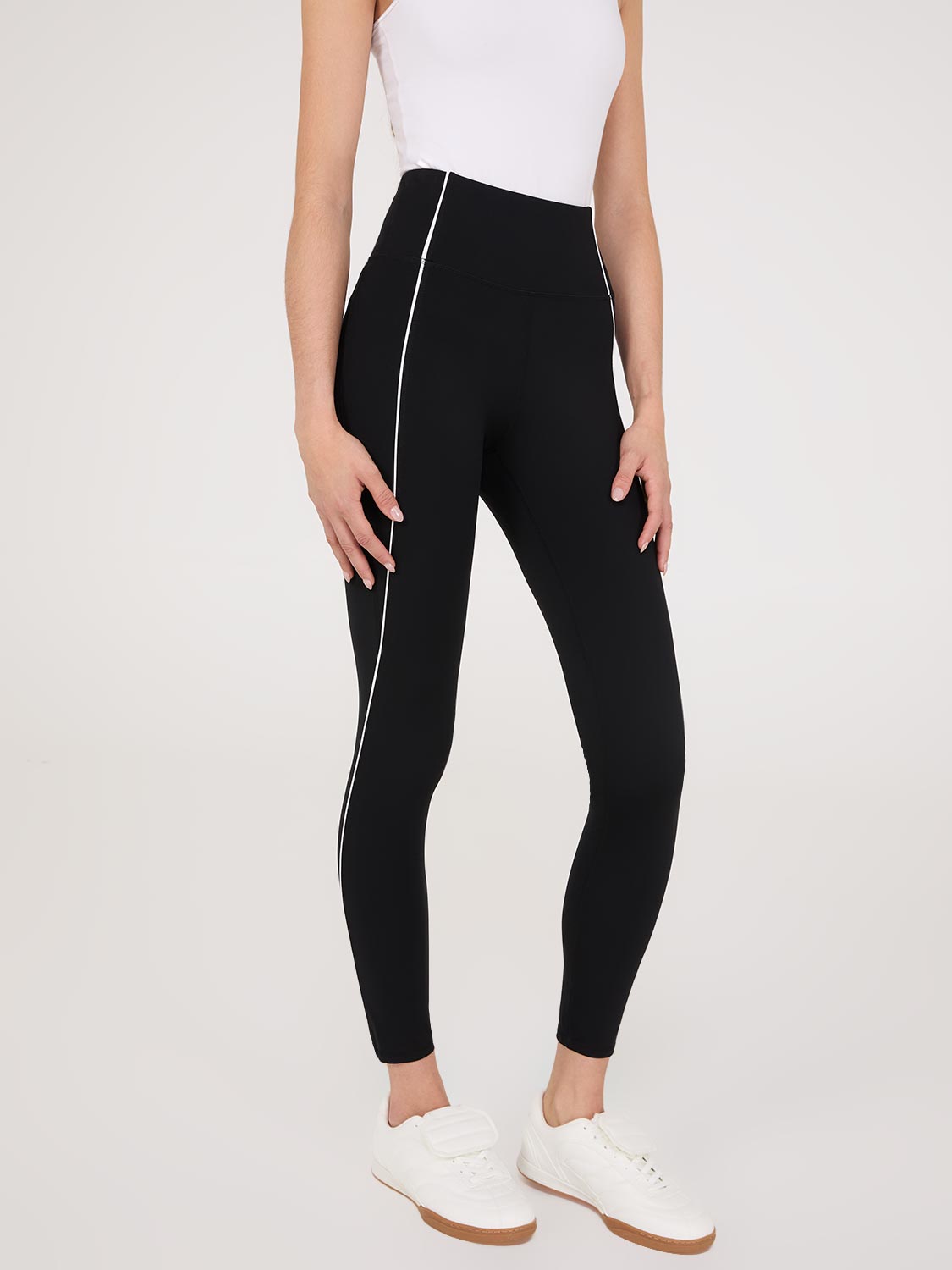 Contrast Piping Leggings