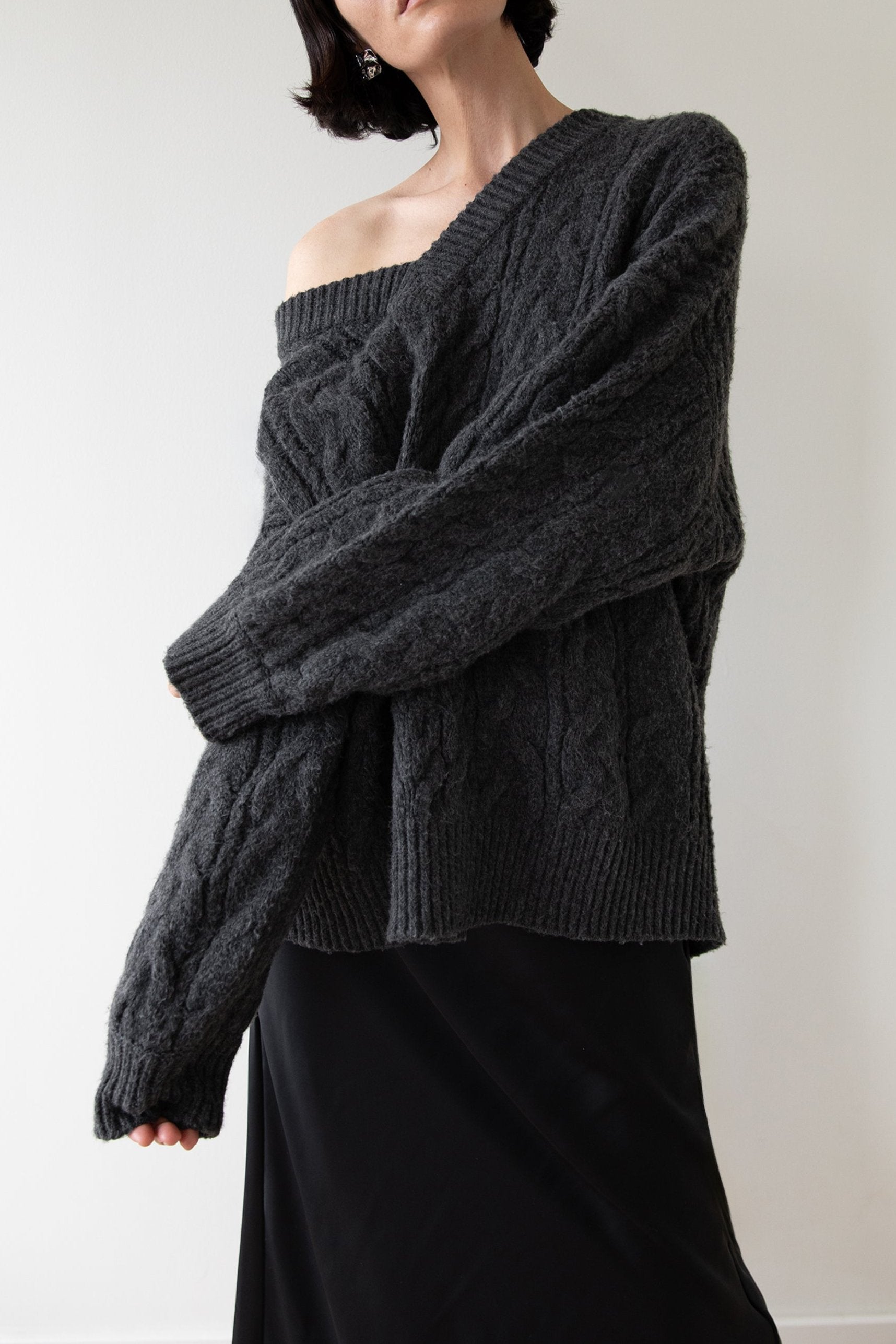 PULL COL EN V EN MAILLE TORSADES