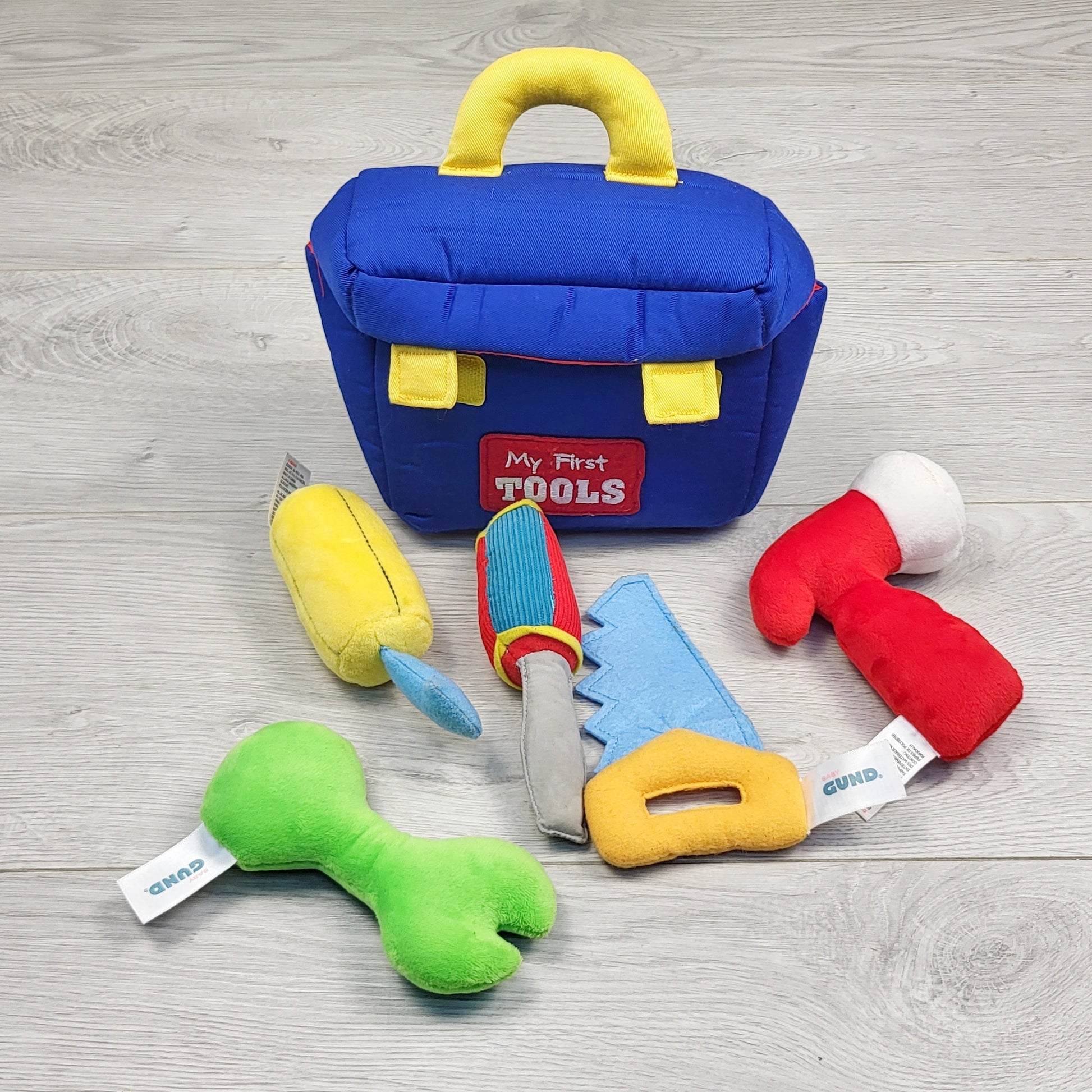 STMA1 - Baby GUND Play Soft Collection, Mon premier coffret à outils en peluche 5 pièces