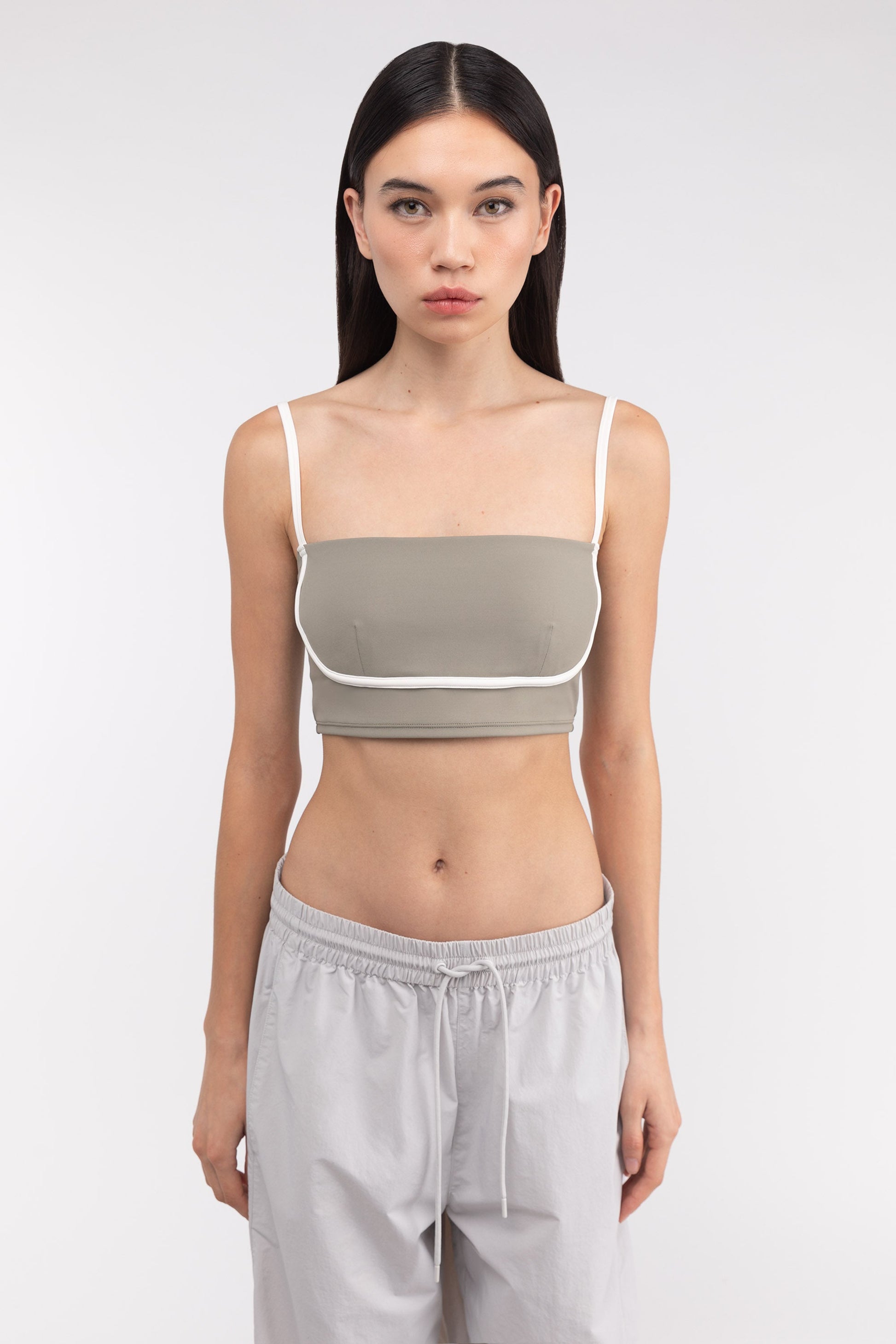 HAUT DE BIKINI À DÉTAILS CONTRASTÉS