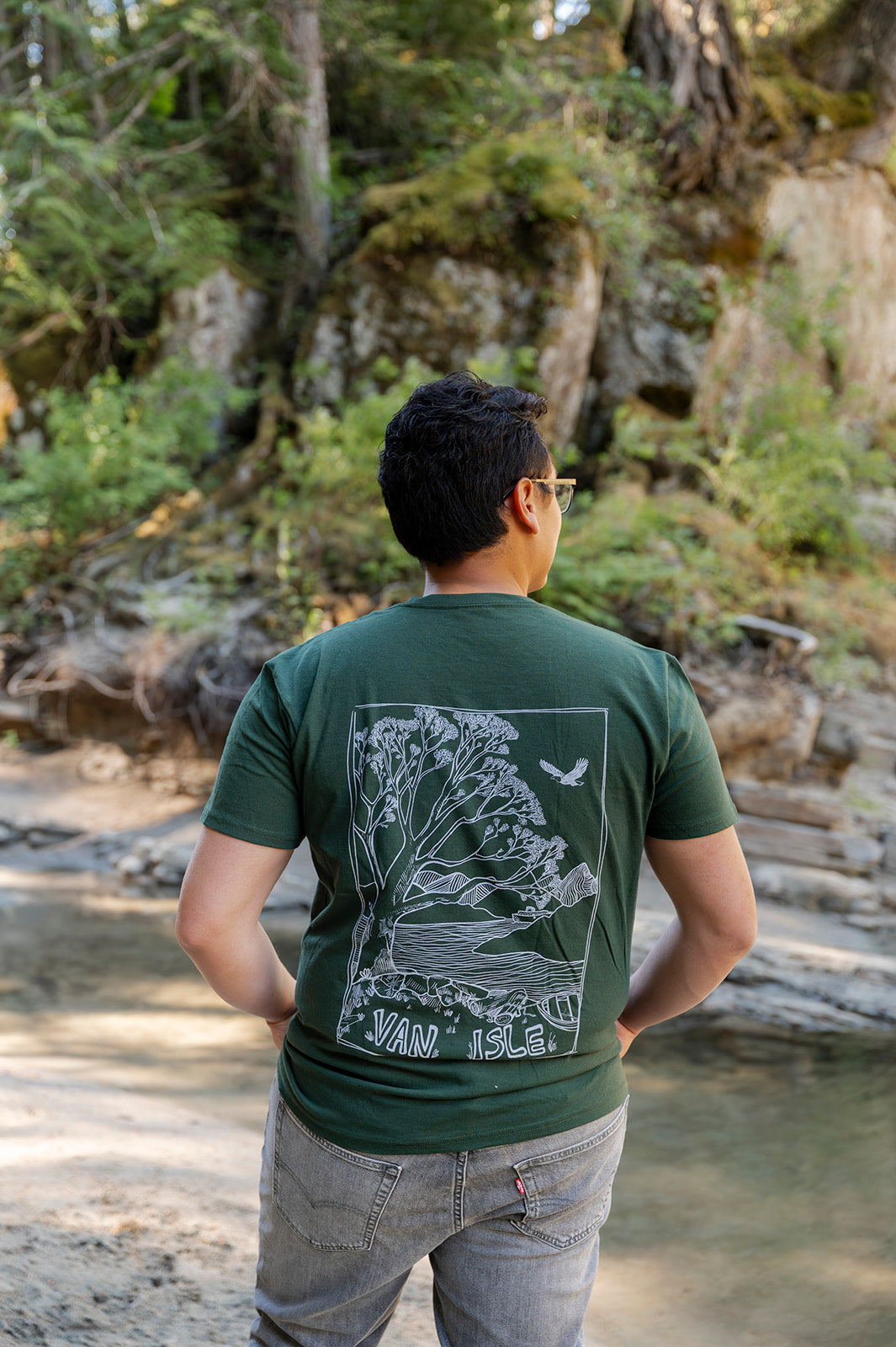 VAN ISLE LANDSCAPE - T-shirt unisexe en coton biologique - Vert forêt