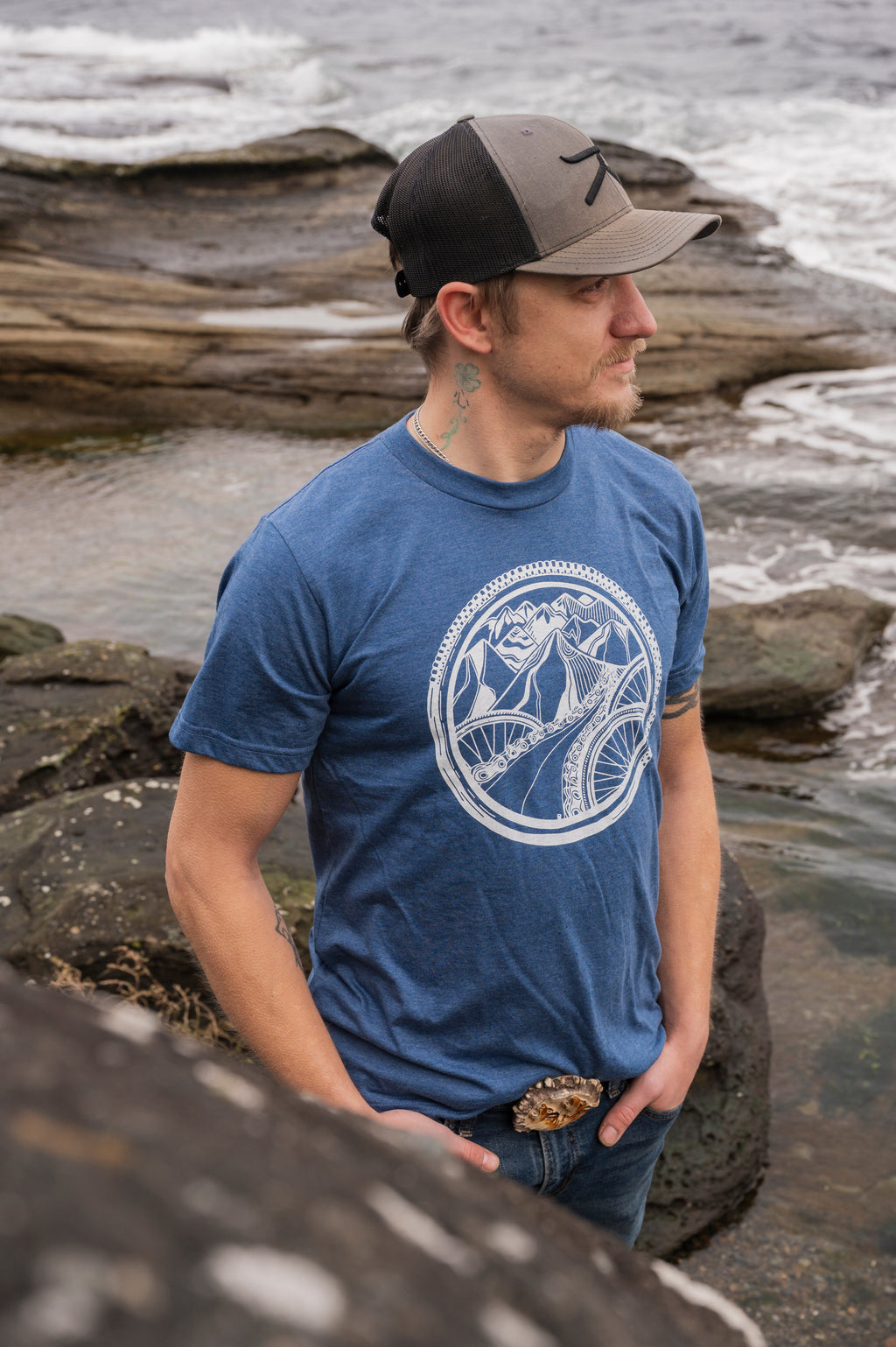 BIKE WORLD - Unisex Eco Tee
