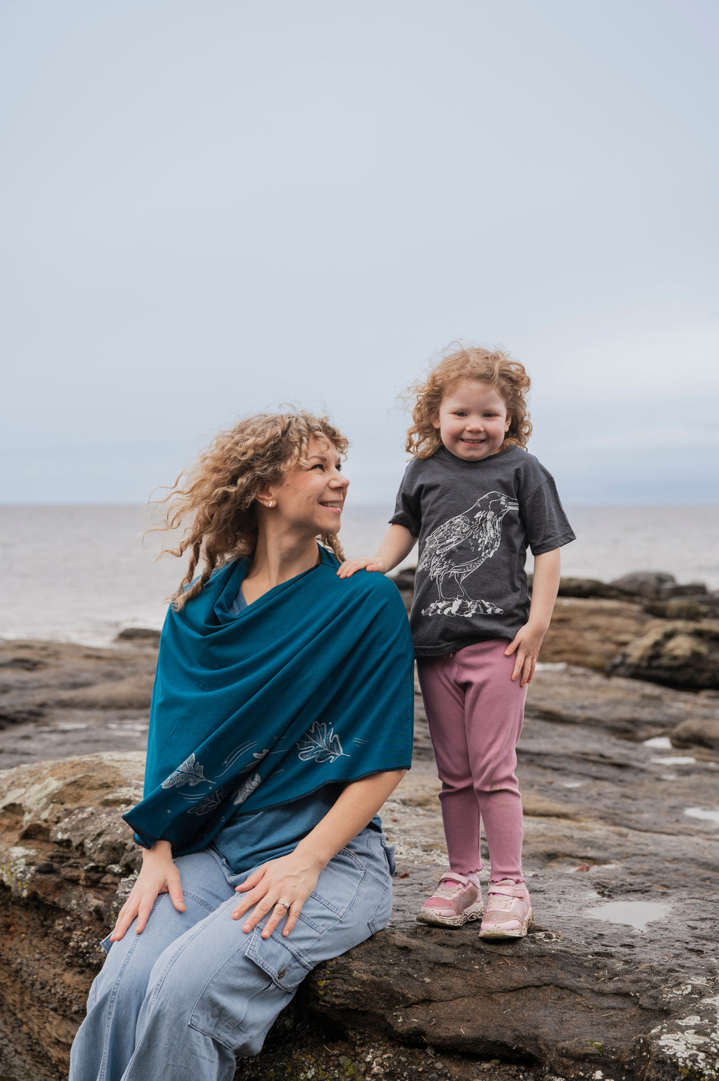 LITTLE RAVEN - Kids Eco Tee - Charcoal