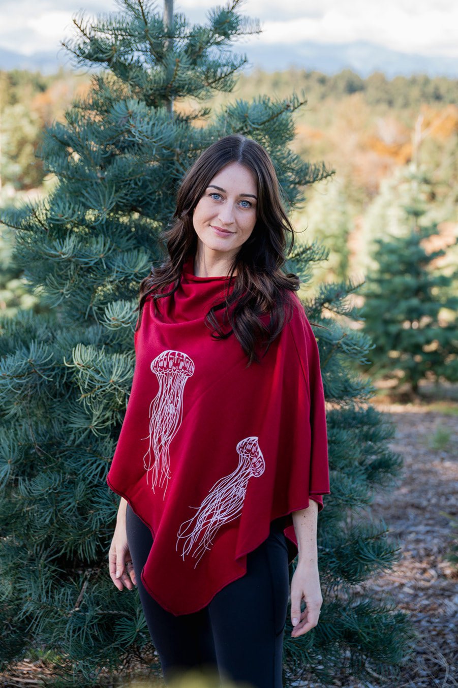 Poncho rouge écarlate à imprimé méduses