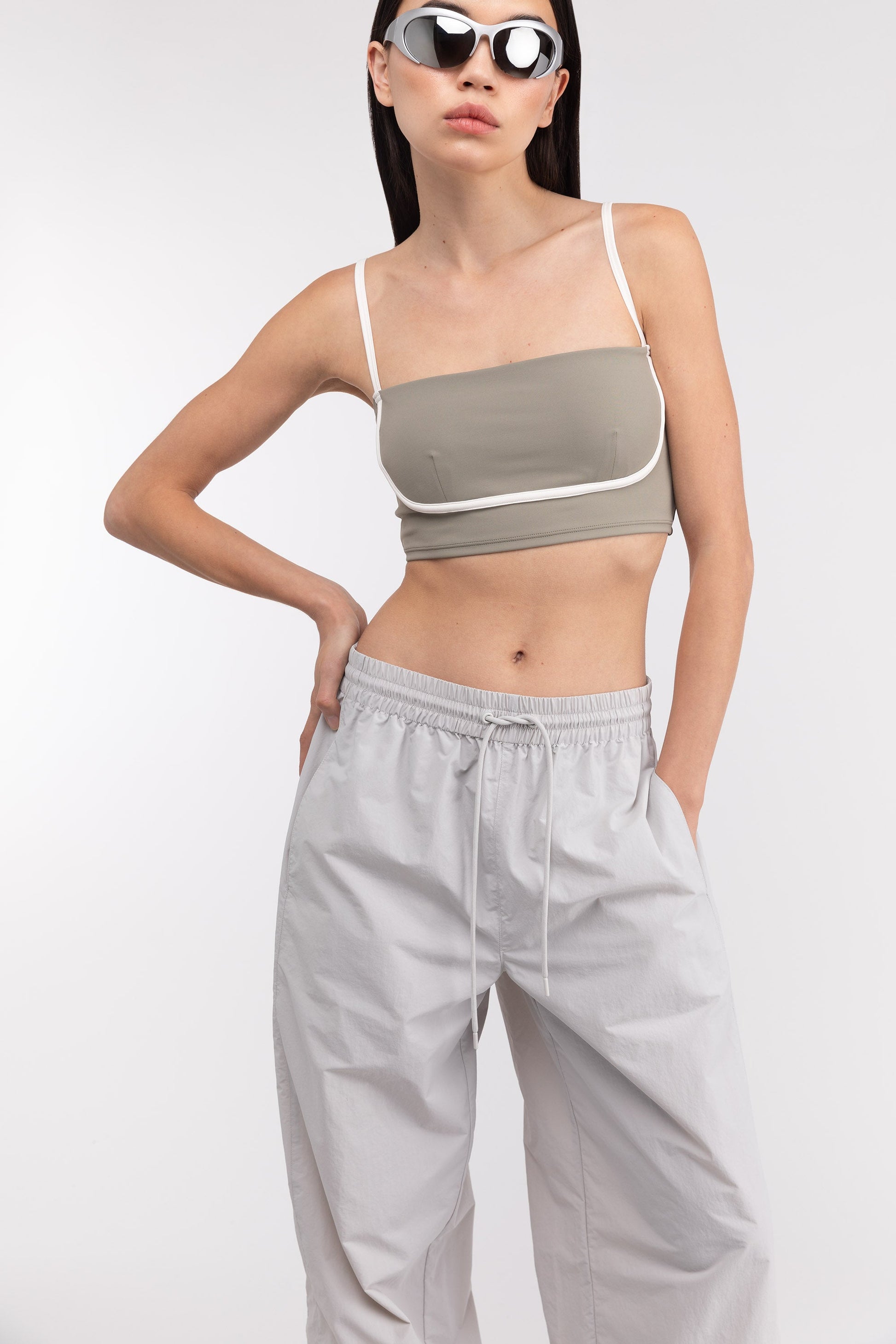 HAUT DE BIKINI À DÉTAILS CONTRASTÉS