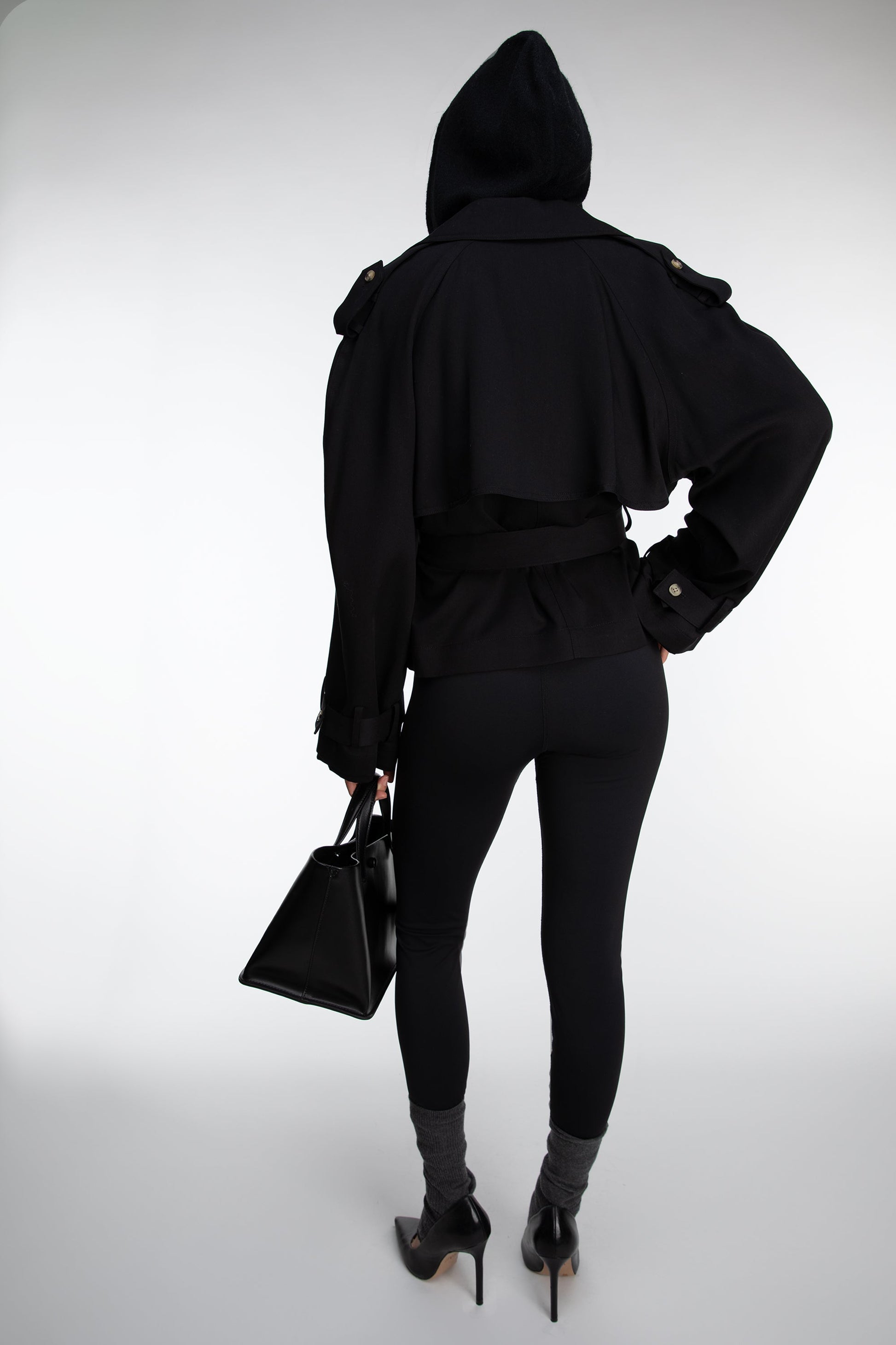 TRENCH-COAT COURT ET FLUIDE EN TENCEL