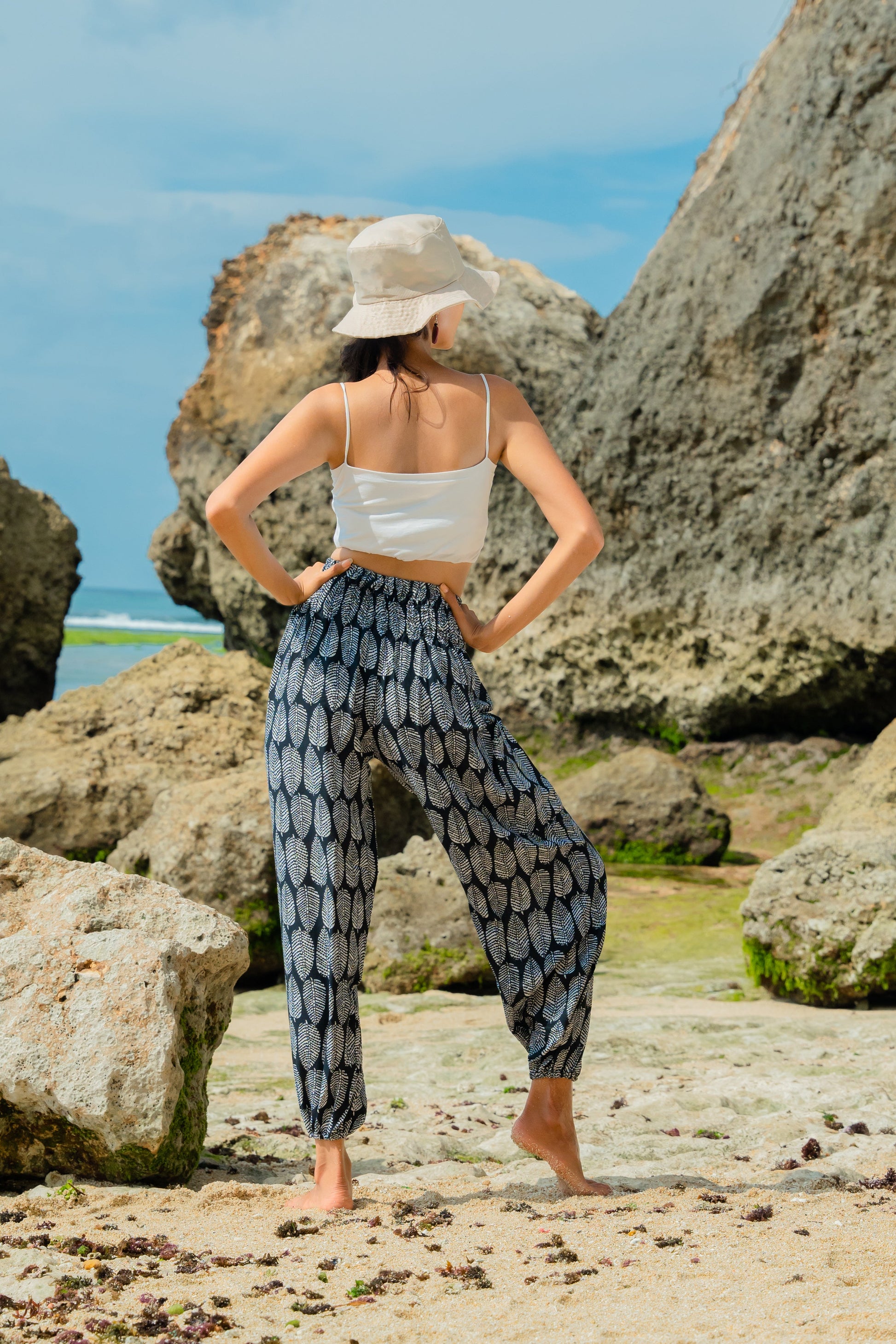 Black & White Leaf Print Bali Pants
