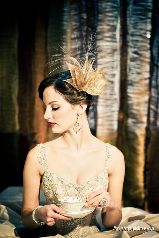 LADY KARAT Large Sinamay and Feather Bridal Fascinator