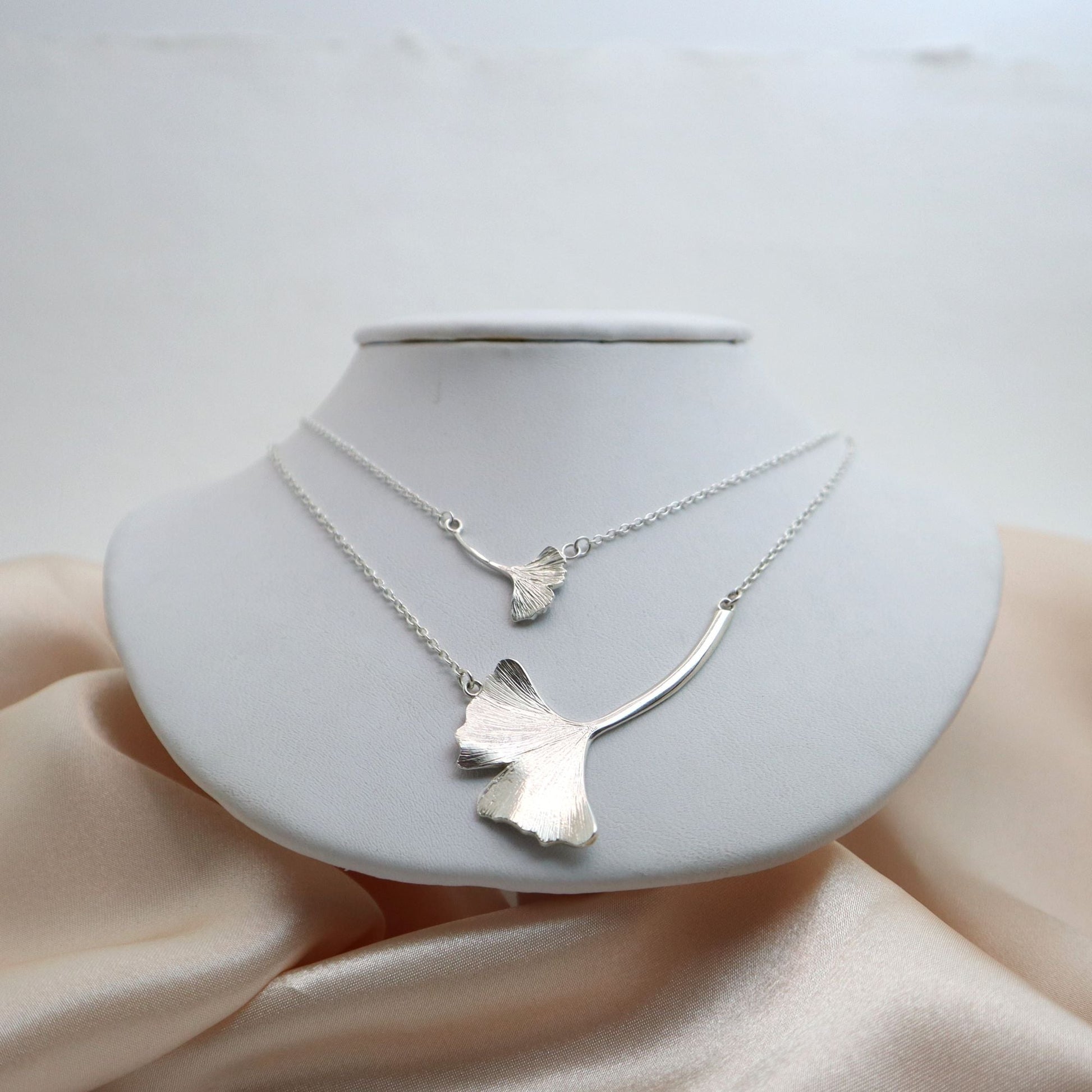 Collier à une seule feuille de ginkgo
