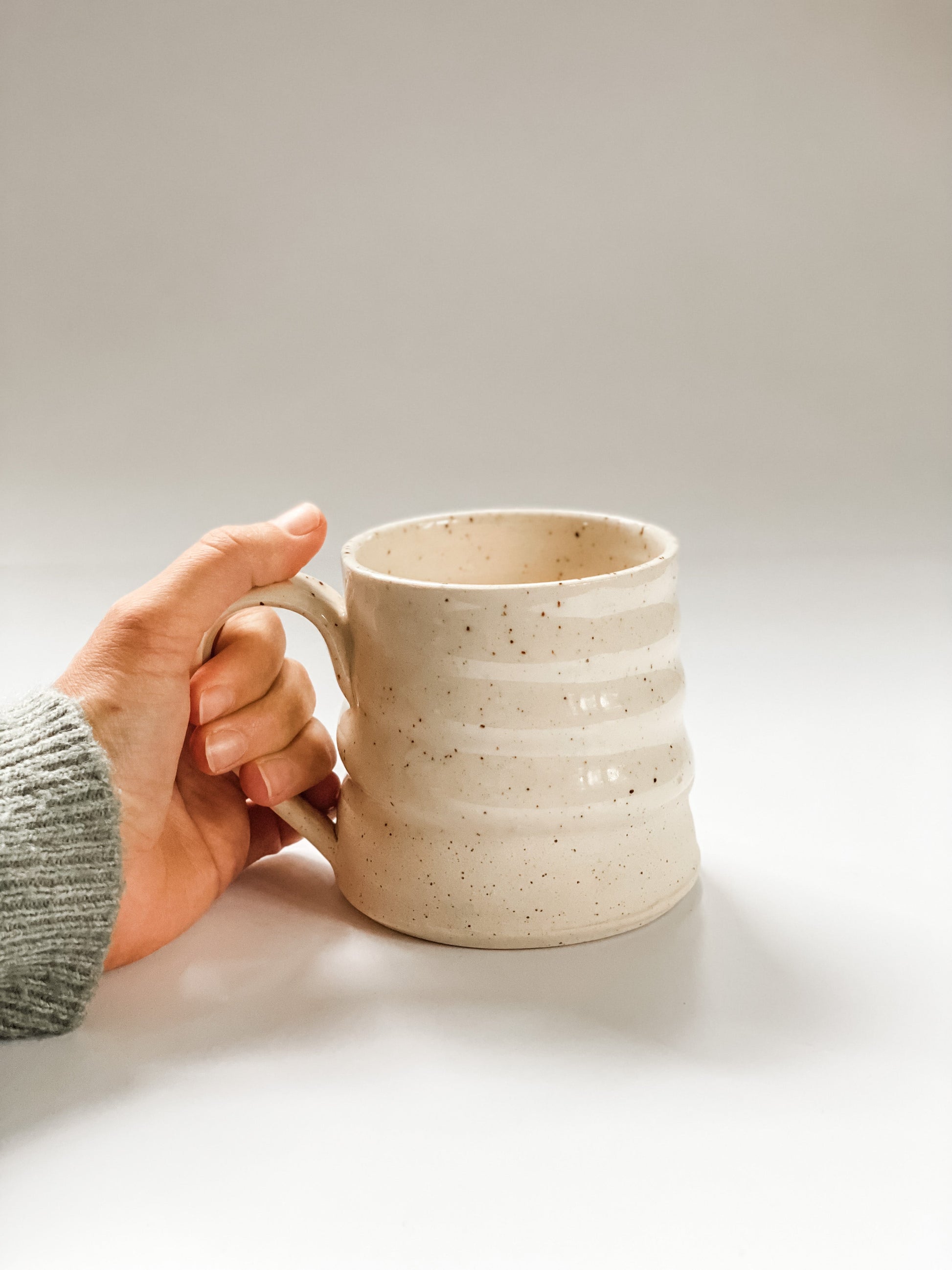 Demi-pinte - Tasse en poterie de 10 oz en grès moucheté