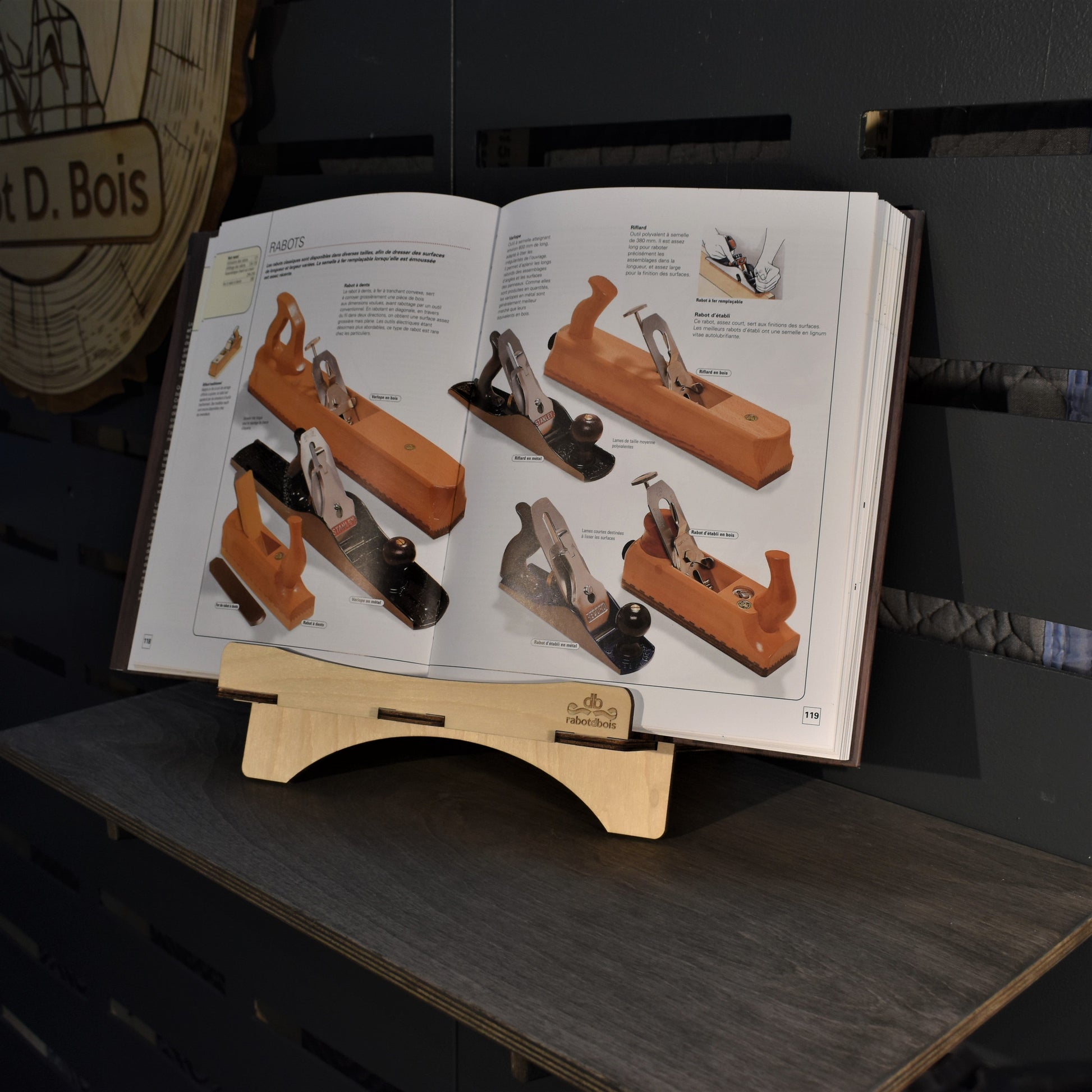 Recipe Book Stand 'd-Poser'