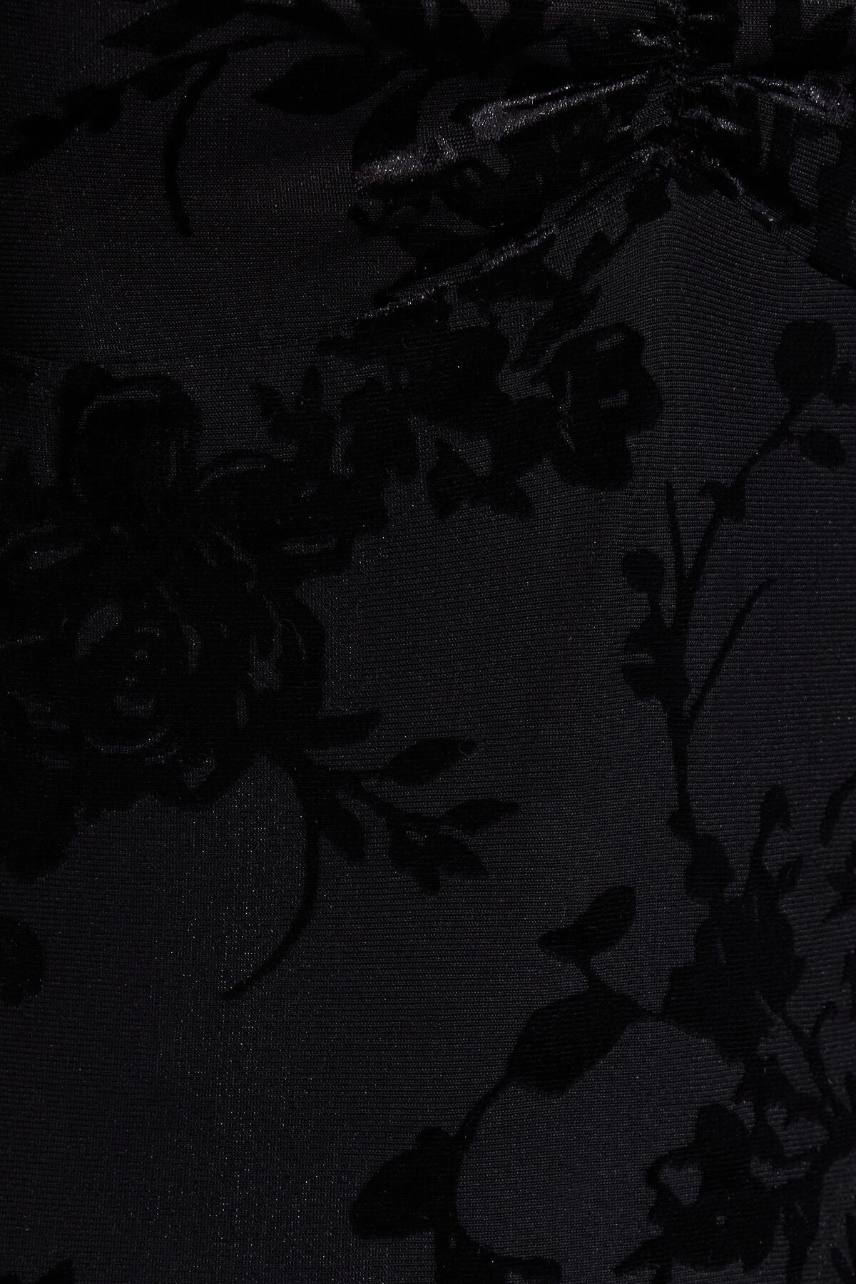 Robe longue à décolleté en cœur dévoré
