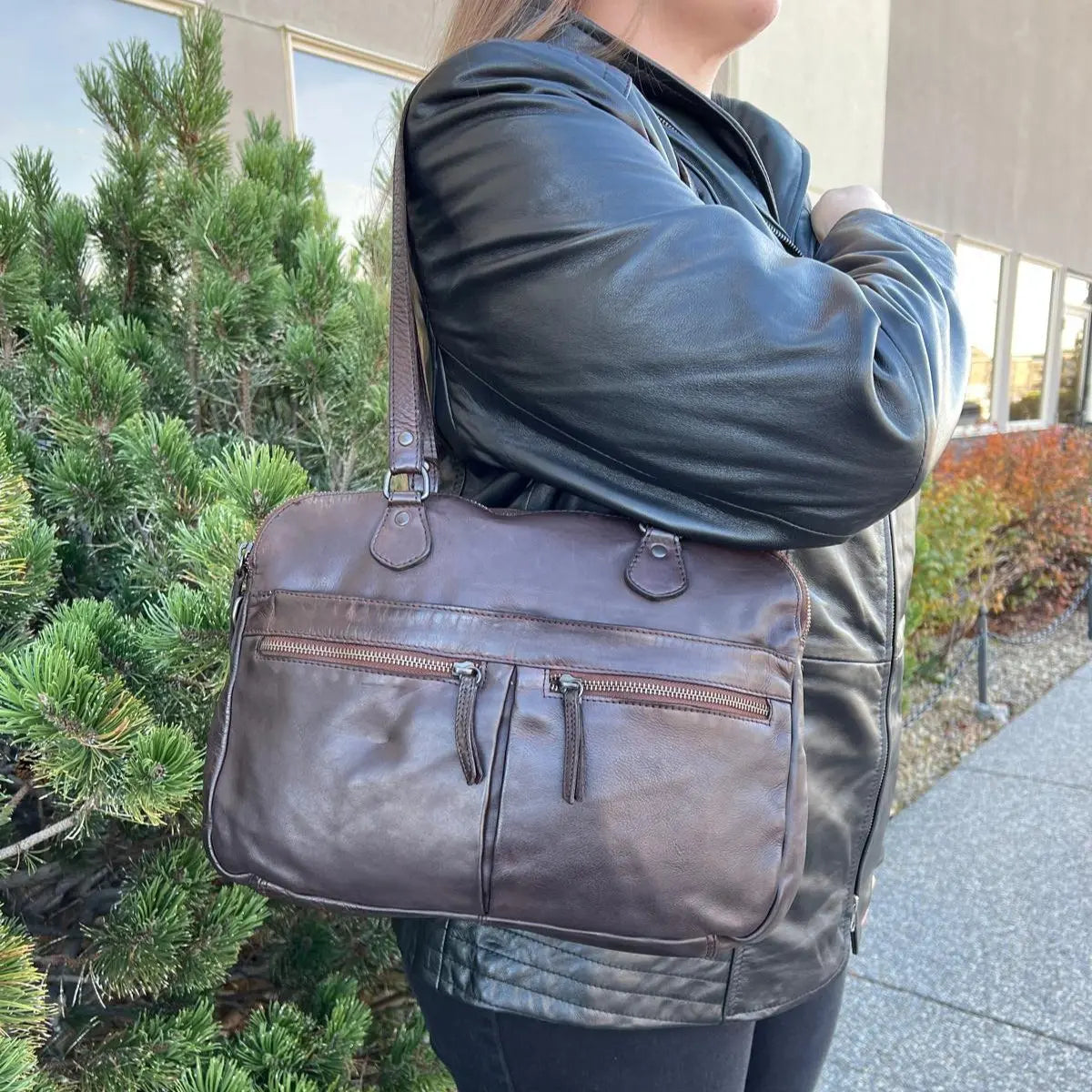 Sac à main en cuir MET avec double poignée et poches avant zippées