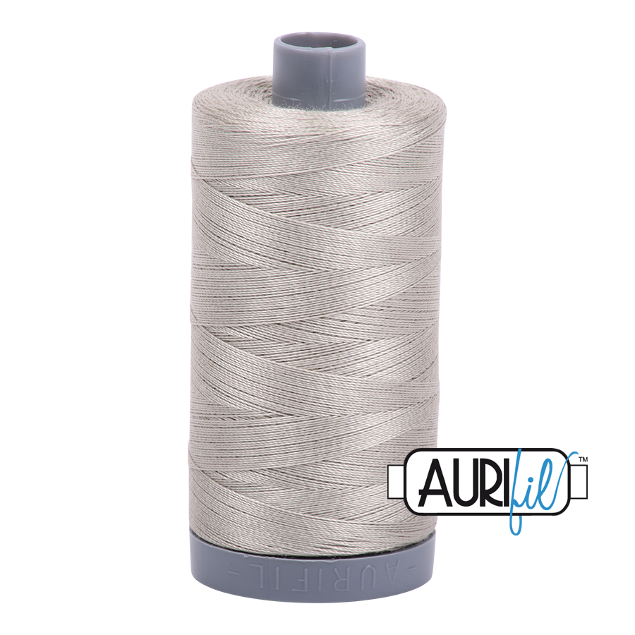 Fil Aurifil – Gris clair 5021 – 28wt