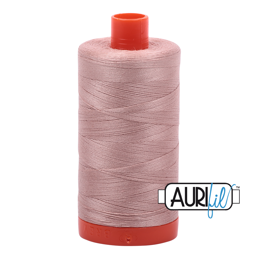 Fil Aurifil – Antique Blush 2375 – 50 %