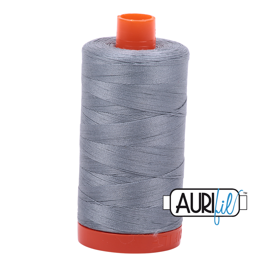 Fil Aurifil - Gris bleu clair 2610 - 50 wt