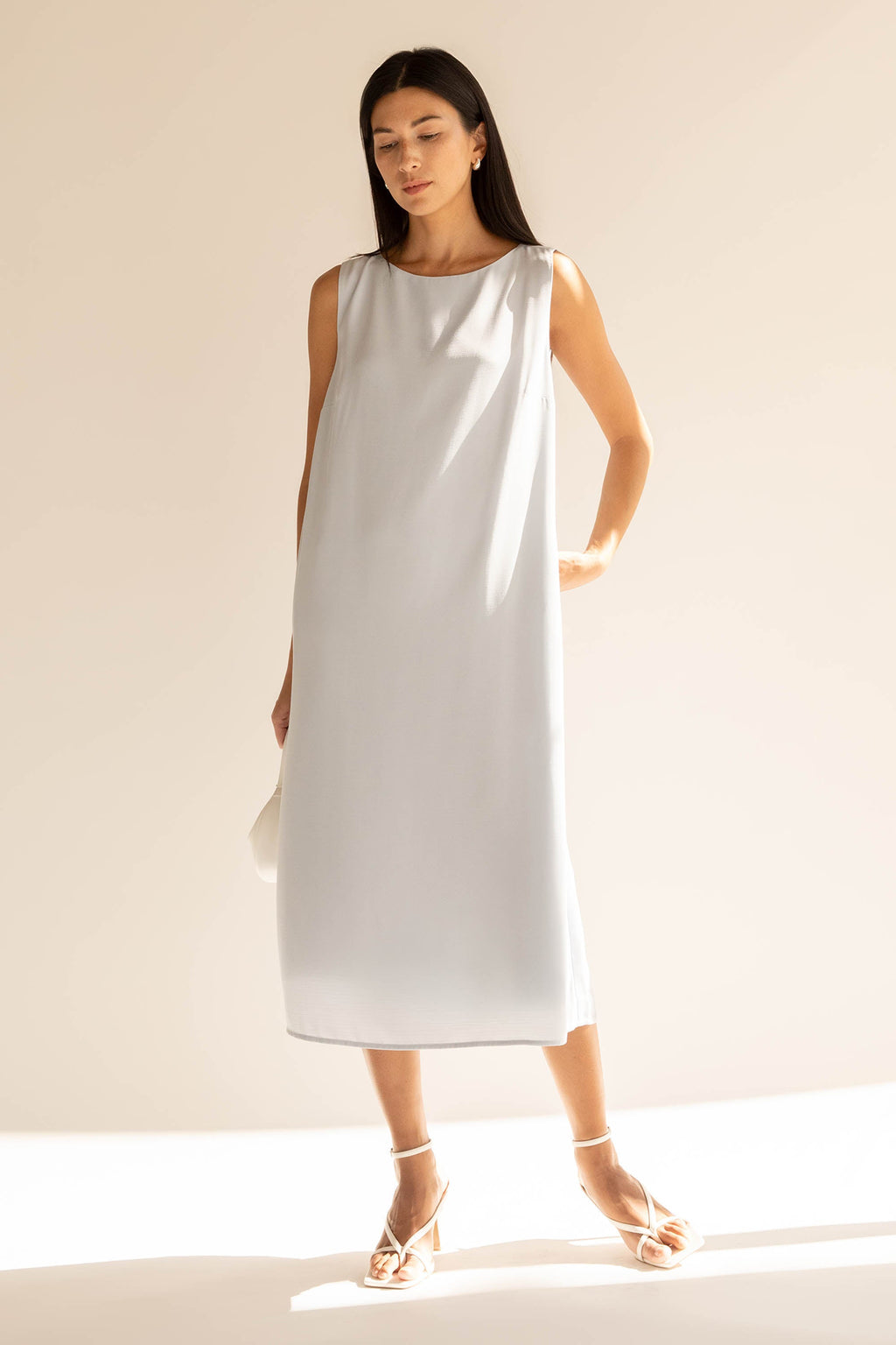 ROBE MIDI SANS MANCHES