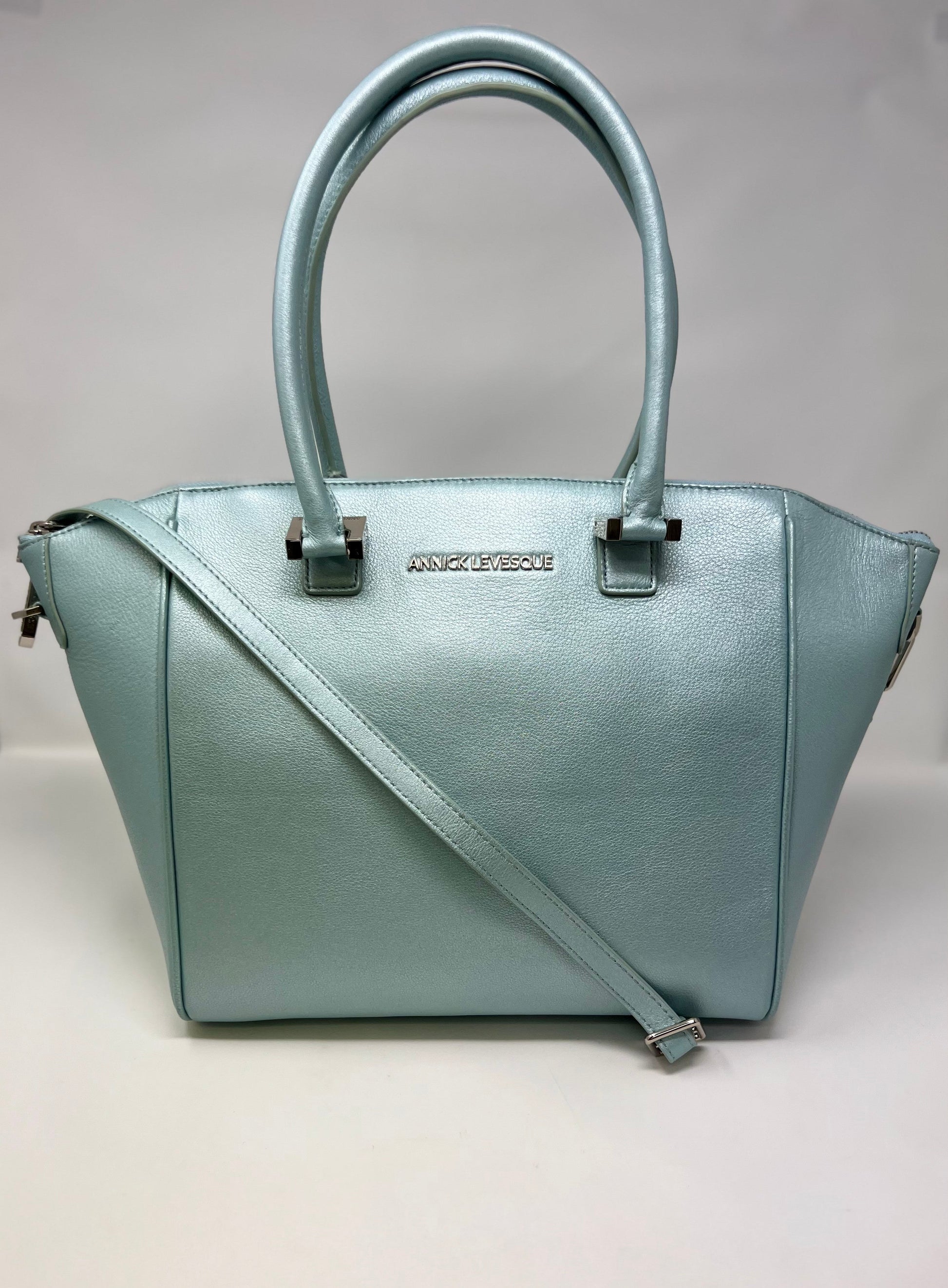 Sac à Main en Cuir véritable Mona moyen, Bleu Céleste