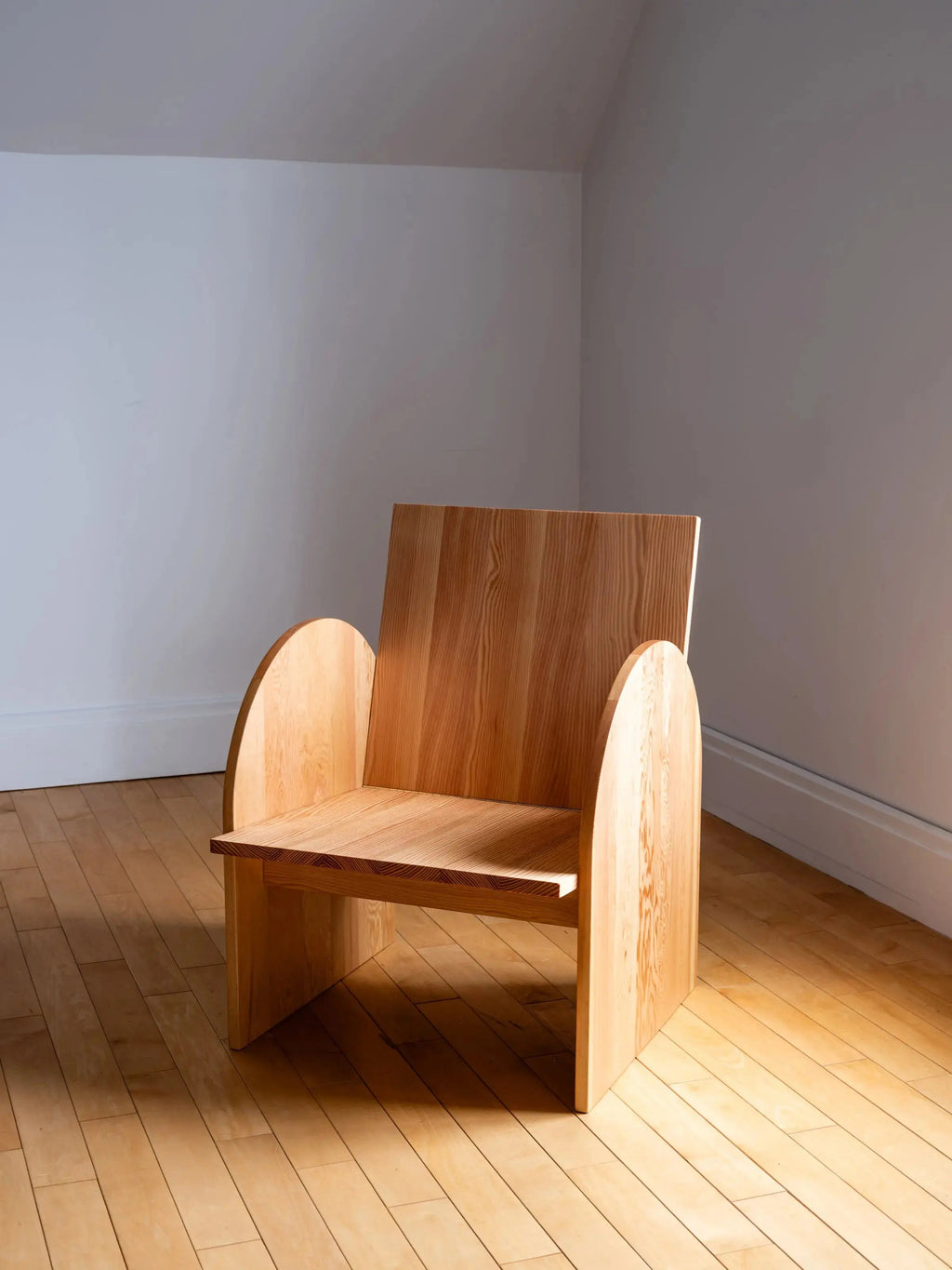 MUGO Wooden Armchair