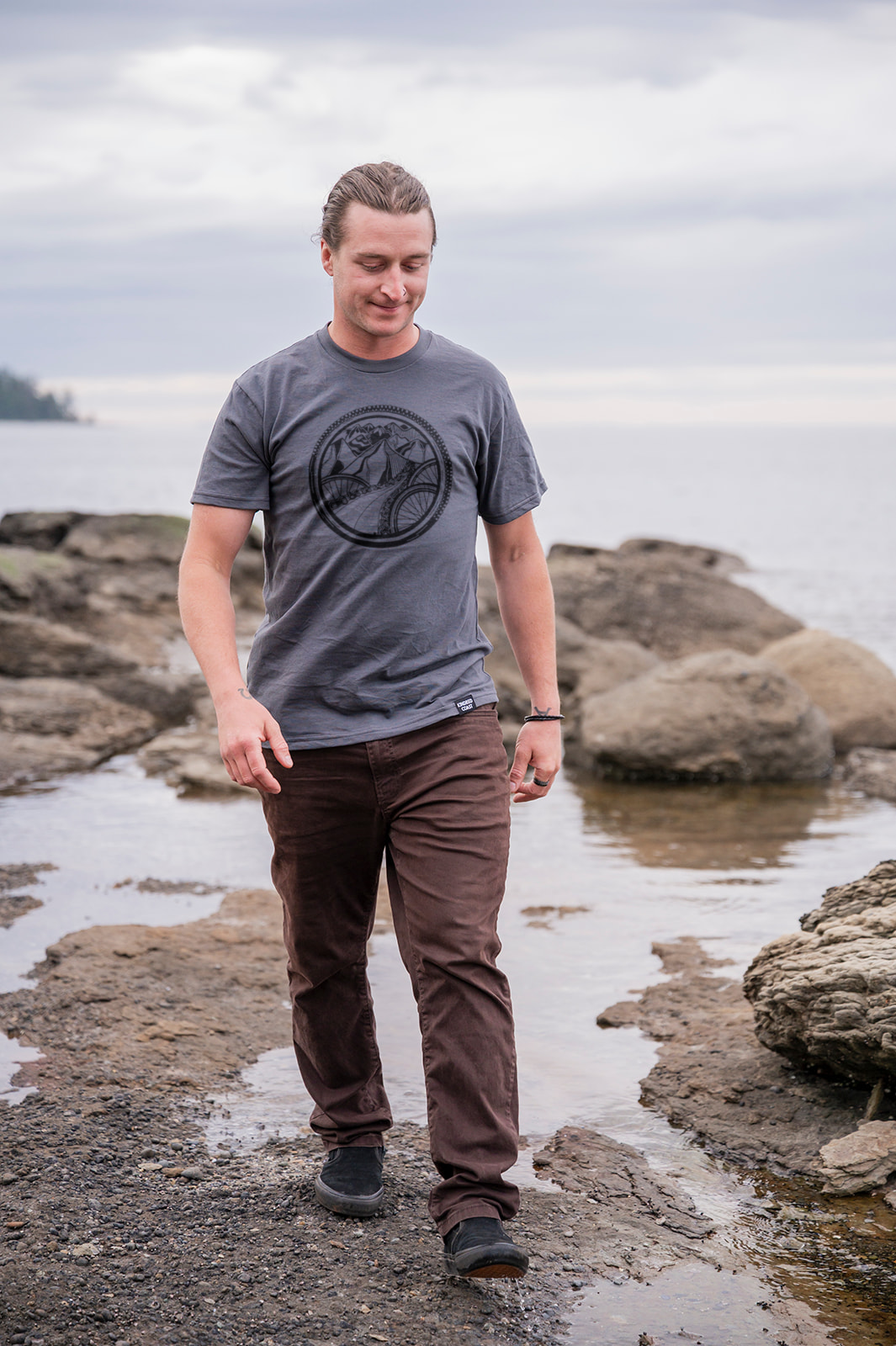 BIKE WORLD - T-shirt mixte en coton biologique - Gris orage