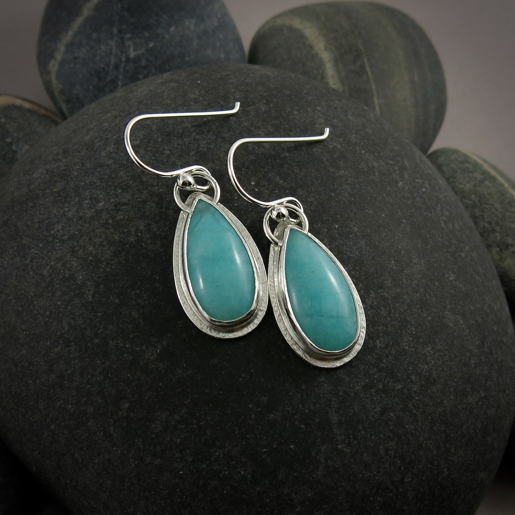 Boucles d'oreilles en forme de larme d'amazonite • Argent sterling