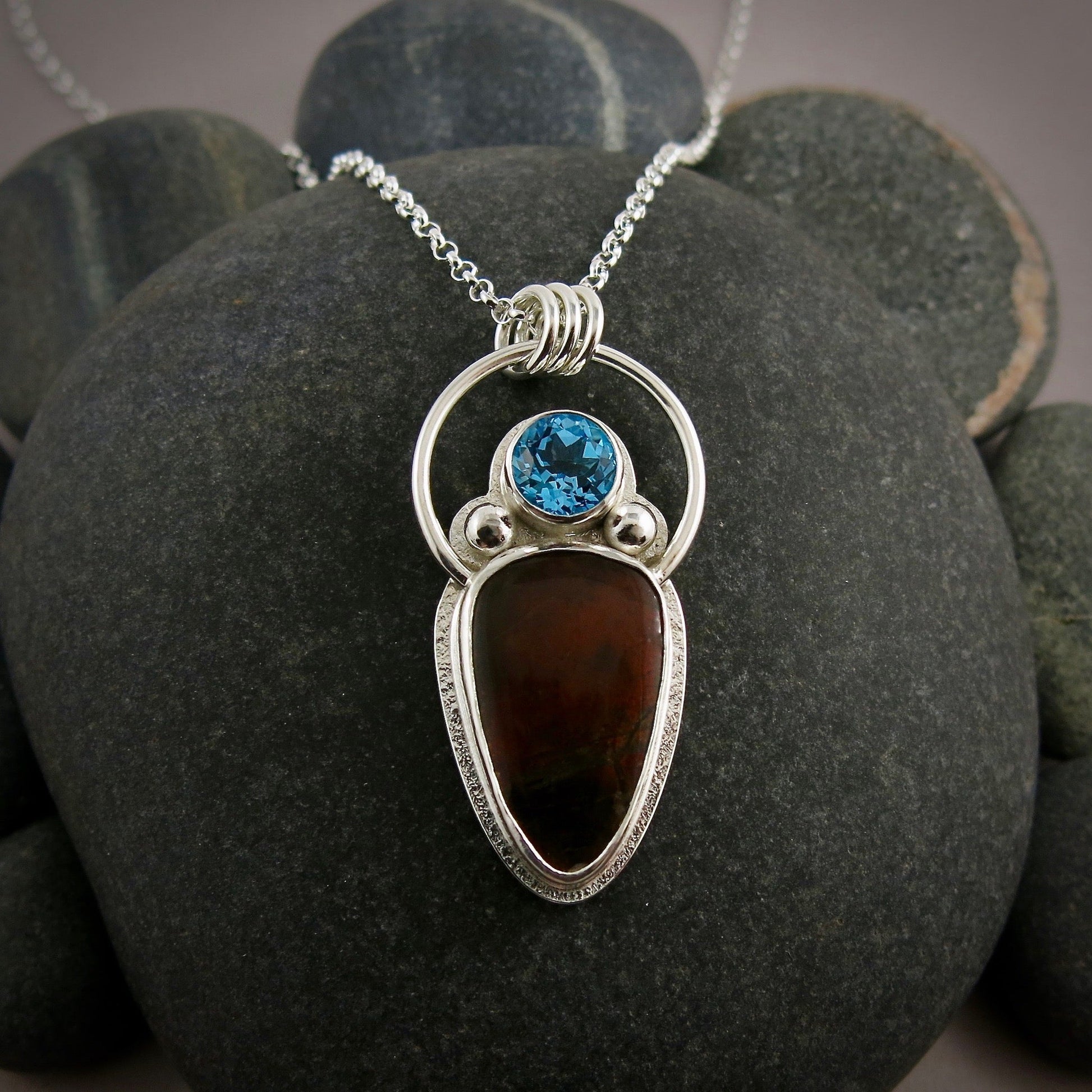 Collier en ammolite et topaze bleue • Argent sterling • Collection Fabulous Fossils