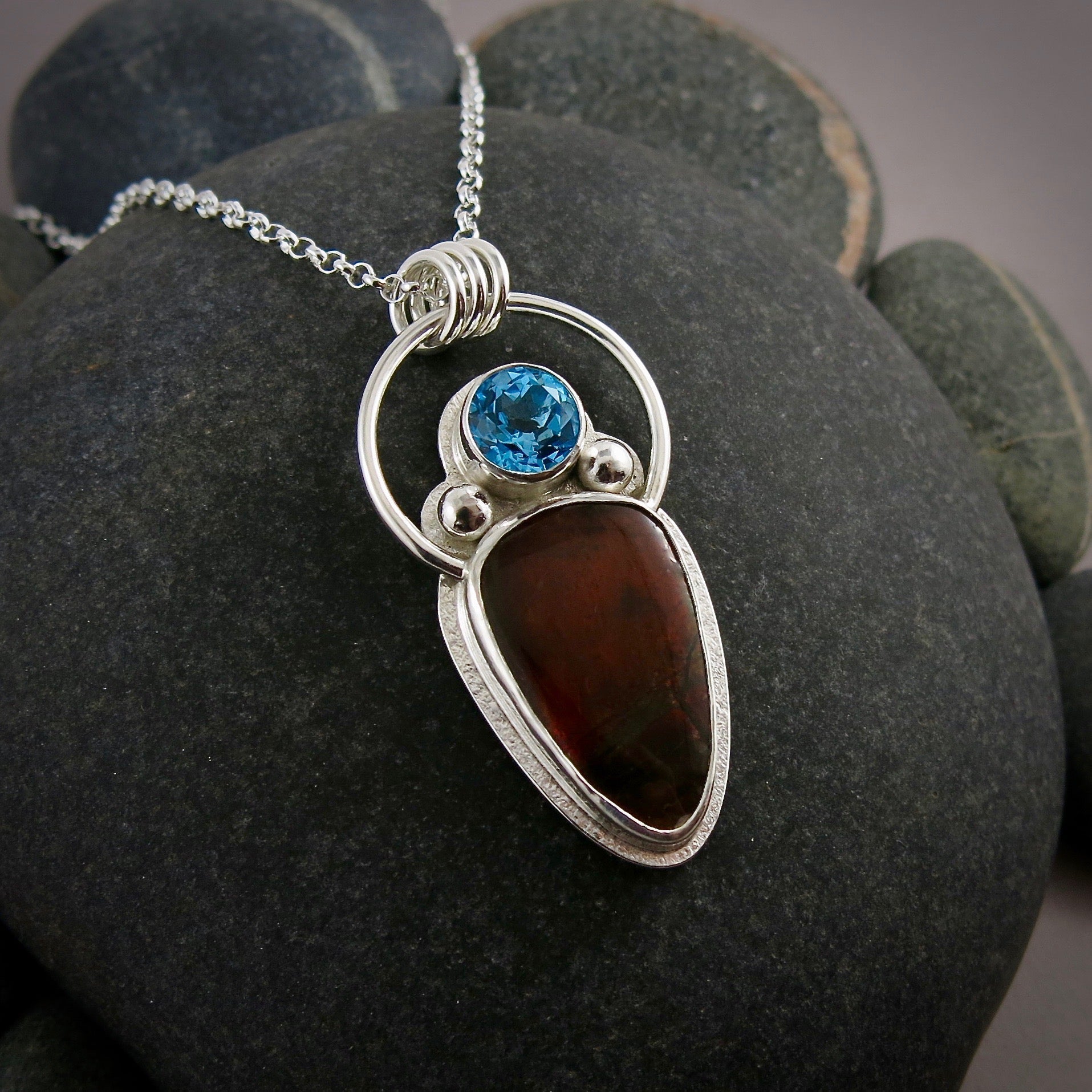 Collier en ammolite et topaze bleue • Argent sterling • Collection Fabulous Fossils