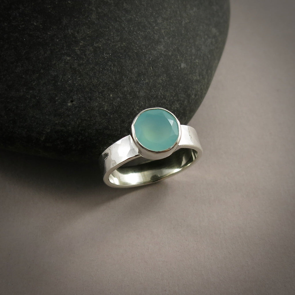 Bague en calcédoine aqua • Bague en calcédoine verte aqua ronde à facettes • Argent sterling • Taille 7