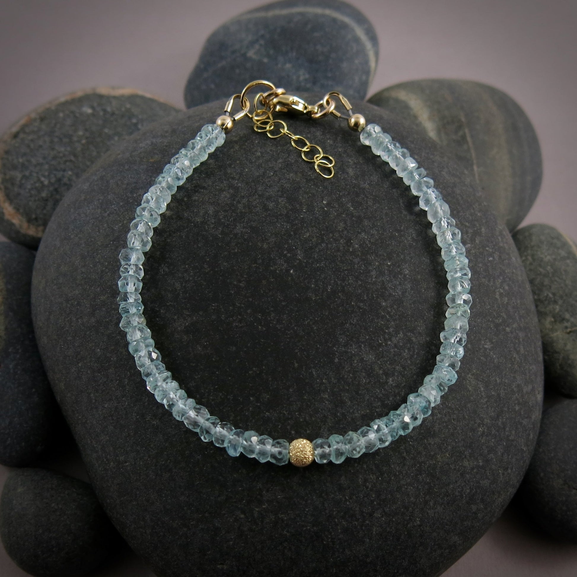 Bracelet réglable en perles d'aigue-marine • Or 14 carats ou argent sterling