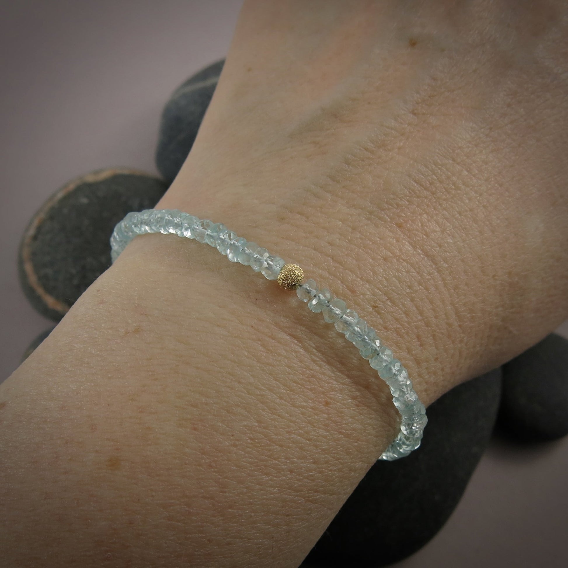 Bracelet réglable en perles d'aigue-marine • Or 14 carats ou argent sterling