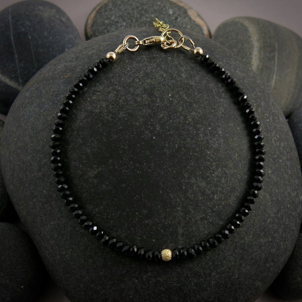 Bracelet réglable en perles de spinelle noir • Or 14 carats ou argent sterling