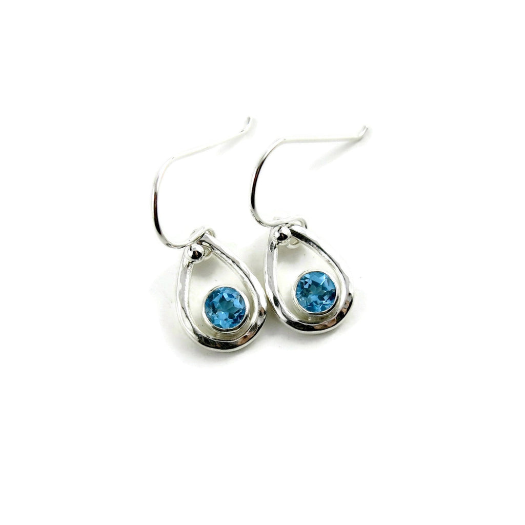 Boucles d'oreilles goutte de pluie en topaze bleue • Argent sterling