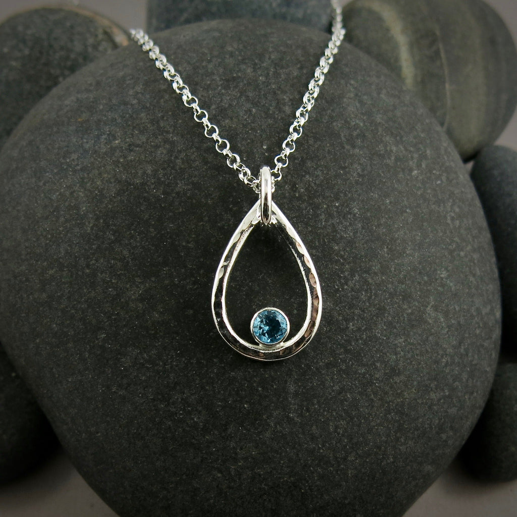 Collier goutte de pluie en topaze bleue • Argent sterling