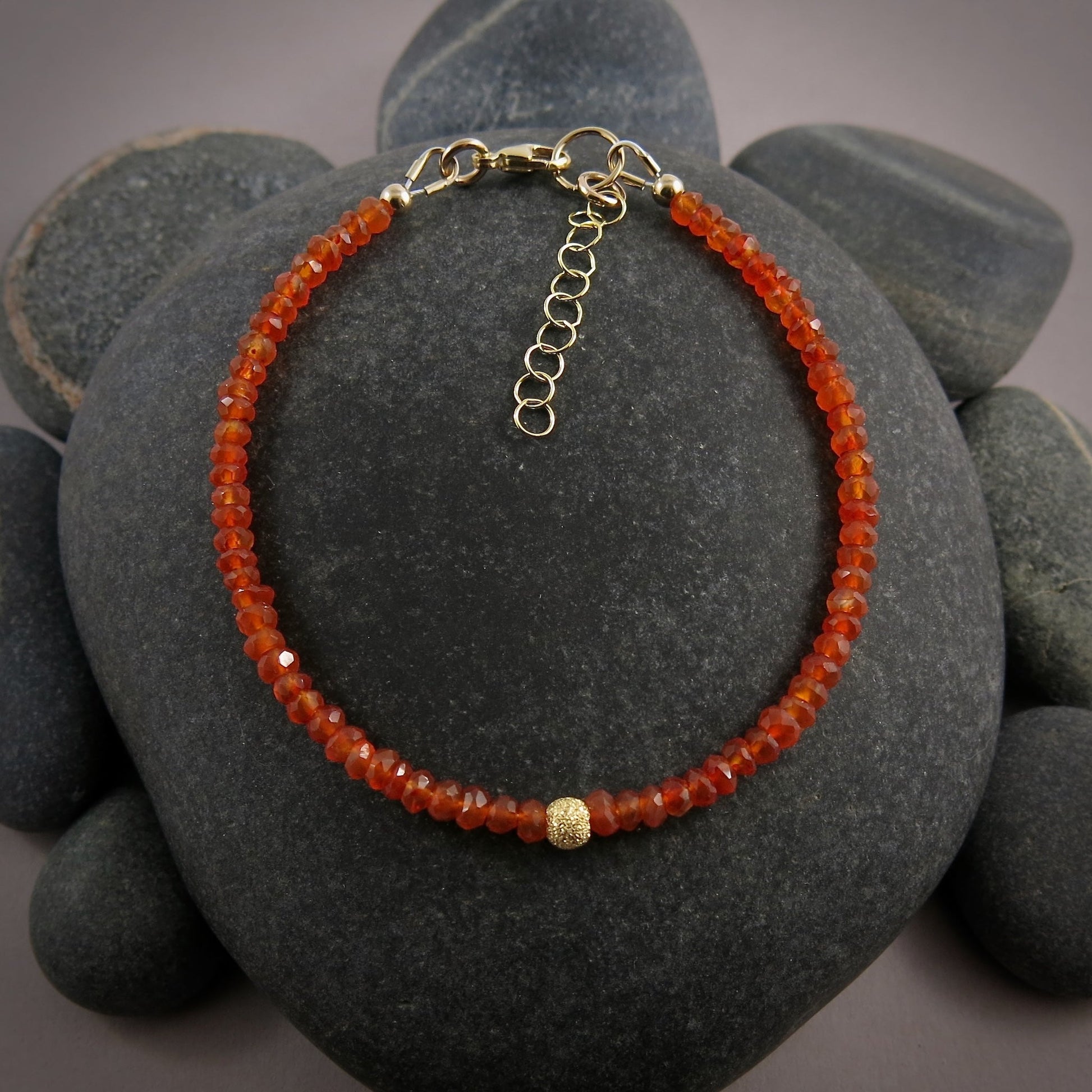 Bracelet réglable en perles de cornaline orange • Or 14 carats ou argent sterling