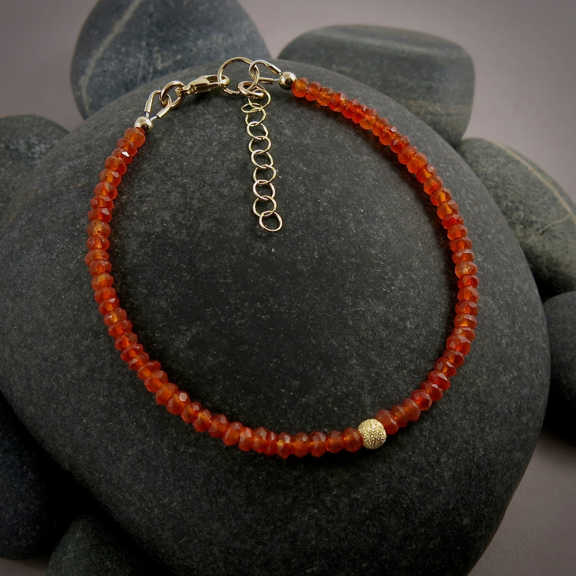 Bracelet réglable en perles de cornaline orange • Or 14 carats ou argent sterling
