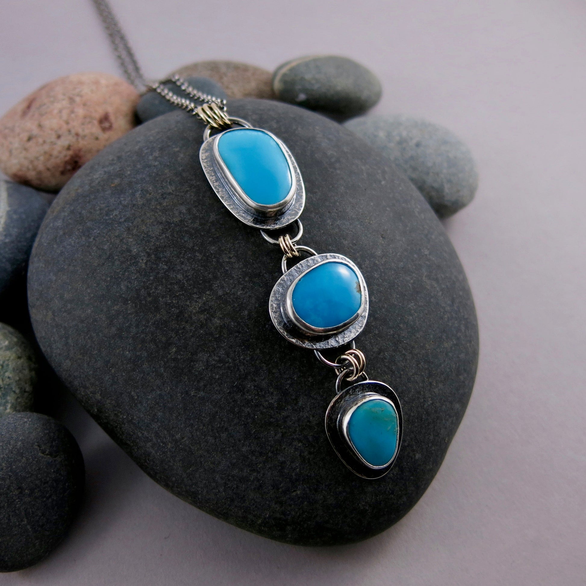 Collier Cascade • Turquoise Kingman, argent sterling et or 14 carats