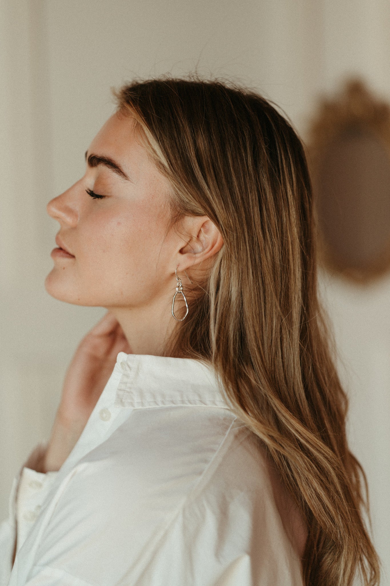 Boucles d'oreilles classiques Coast • Pendantes en argent sterling texturées à marteau