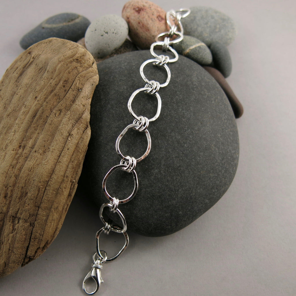 Bracelet Coast • Bracelet à maillons ajustable en argent sterling texturé à motif martelé