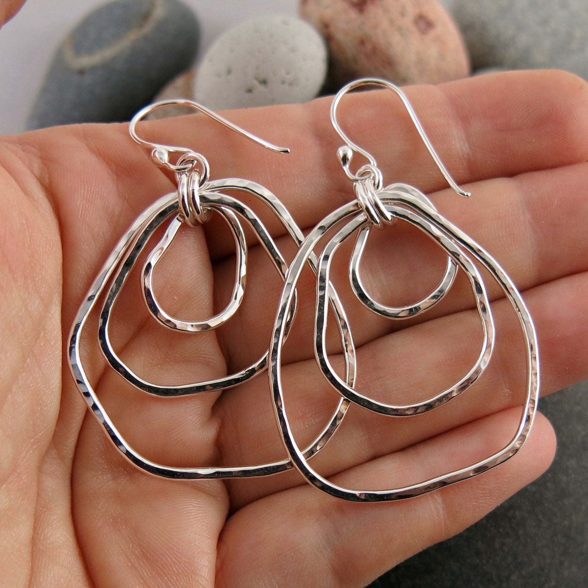 Boucles d'oreilles Coast Trio • Pendants en argent sterling texturés à effet martelé