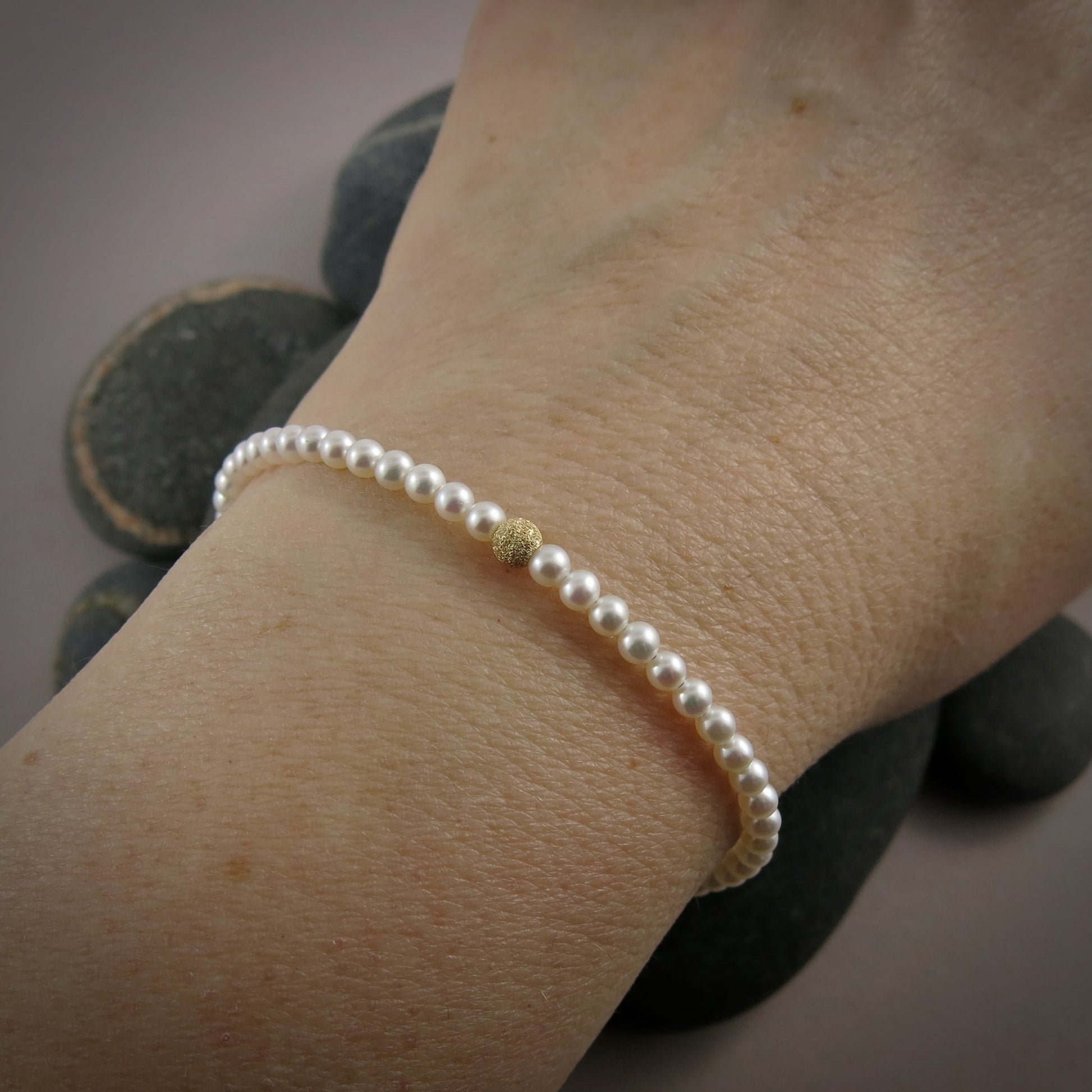Bracelet réglable en perles d'Akoya blanches • Or 14 carats ou argent sterling