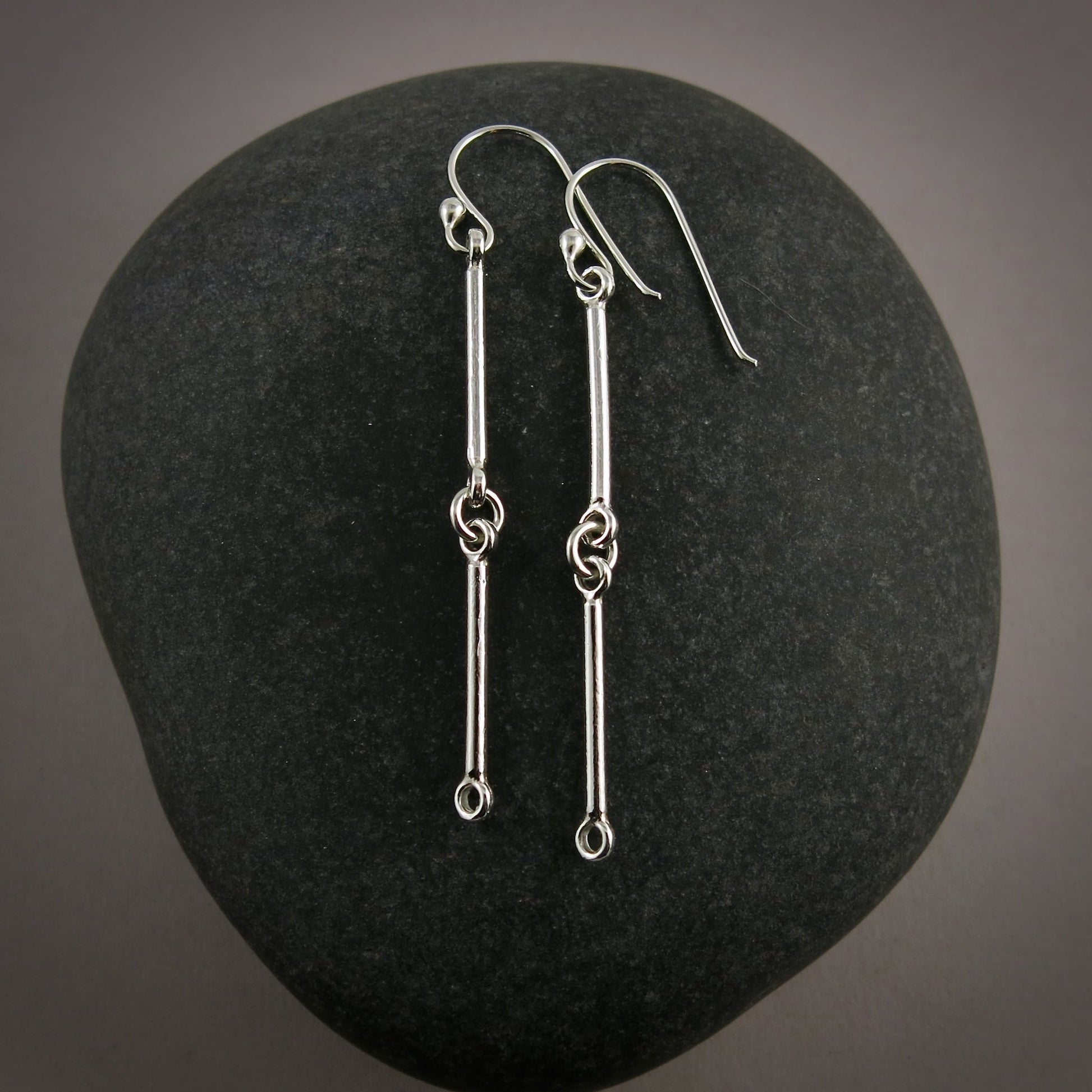 Boucles d'oreilles à double barre en argent • Pendants en barre d'argent minimalistes et légers