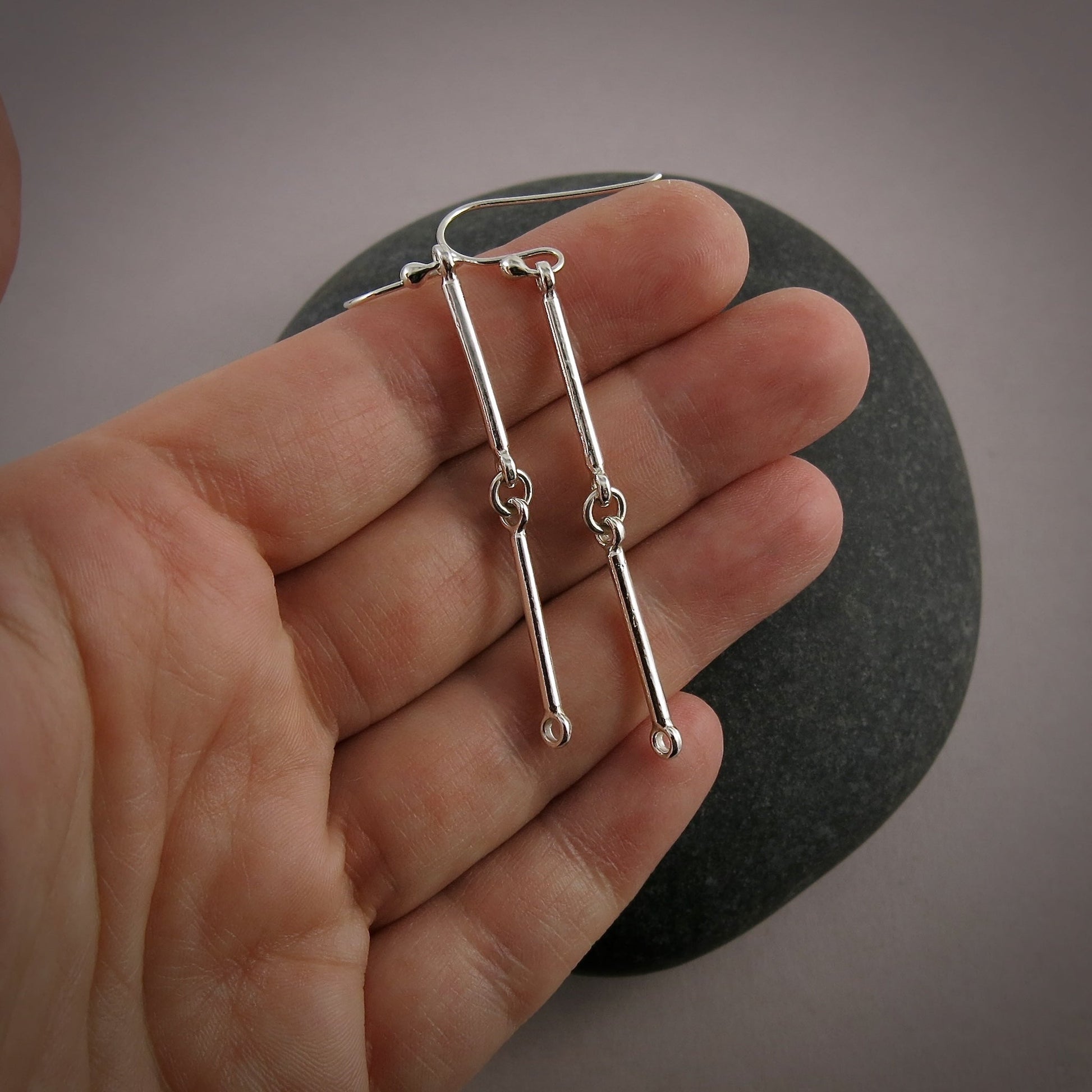 Boucles d'oreilles à double barre en argent • Pendants en barre d'argent minimalistes et légers