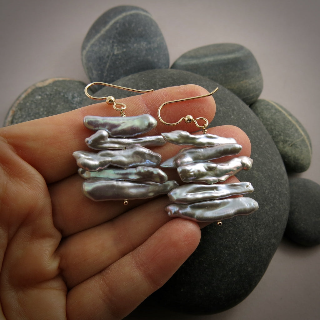 Boucles d'oreilles bâton empilées • Boucles d'oreilles en perles bâton gris tourterelle en or rempli 14 carats