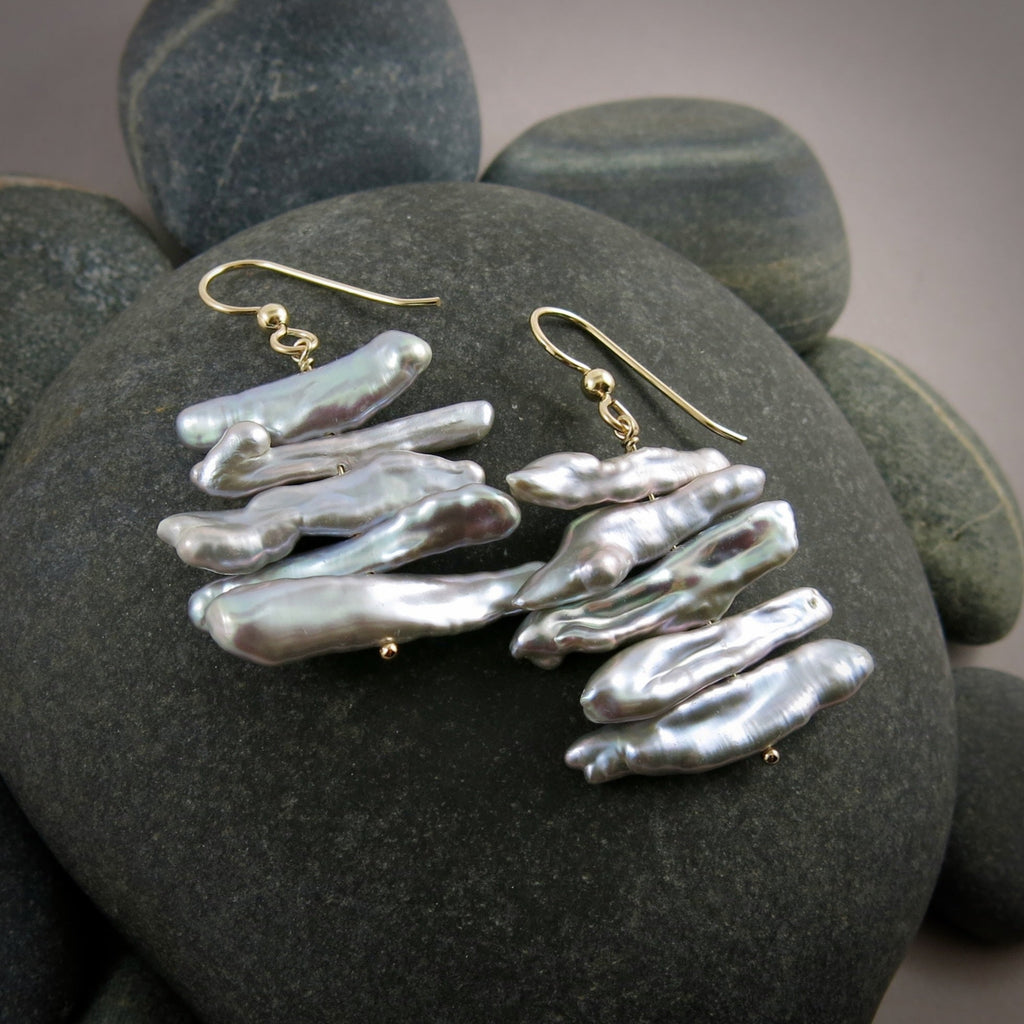 Boucles d'oreilles bâton empilées • Boucles d'oreilles en perles bâton gris tourterelle en or rempli 14 carats