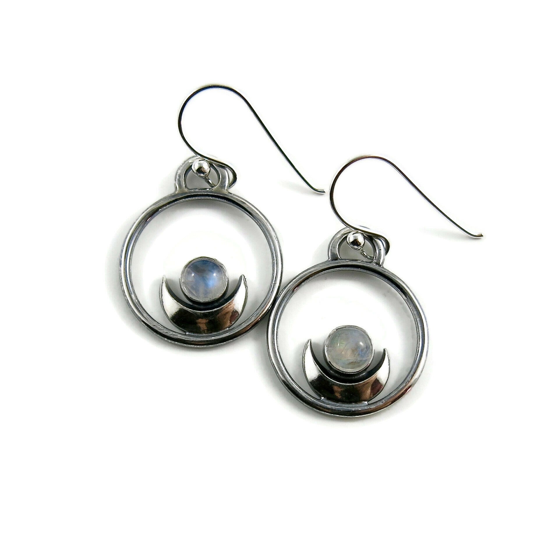 Boucles d'oreilles de rêve • Croissants de lune en argent et pierres de lune arc-en-ciel 