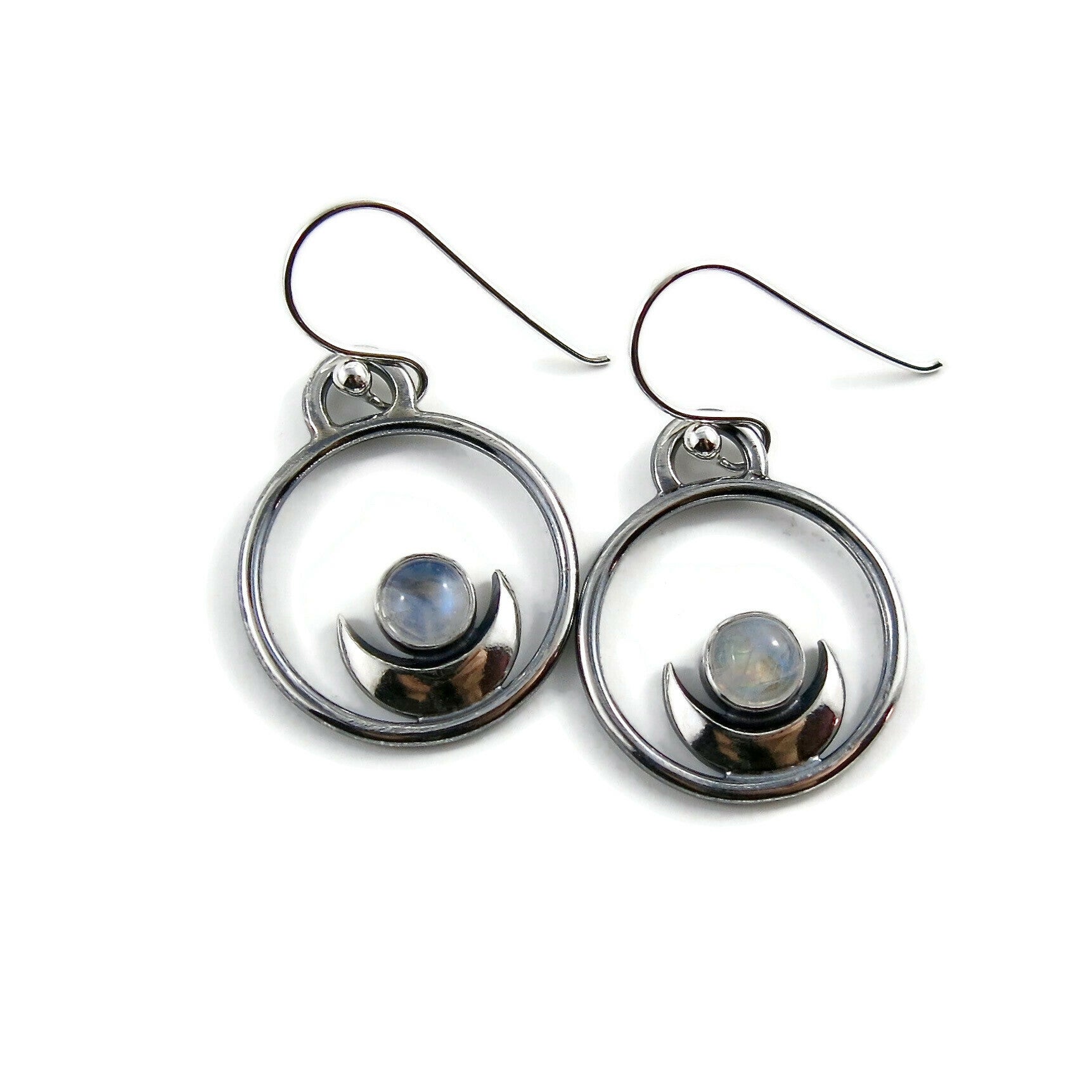 Boucles d'oreilles de rêve • Croissants de lune en argent et pierres de lune arc-en-ciel 