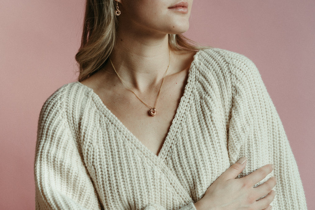 Collier nœud d'amour sans fin • Chaîne rolo remplie d'or 14 carats